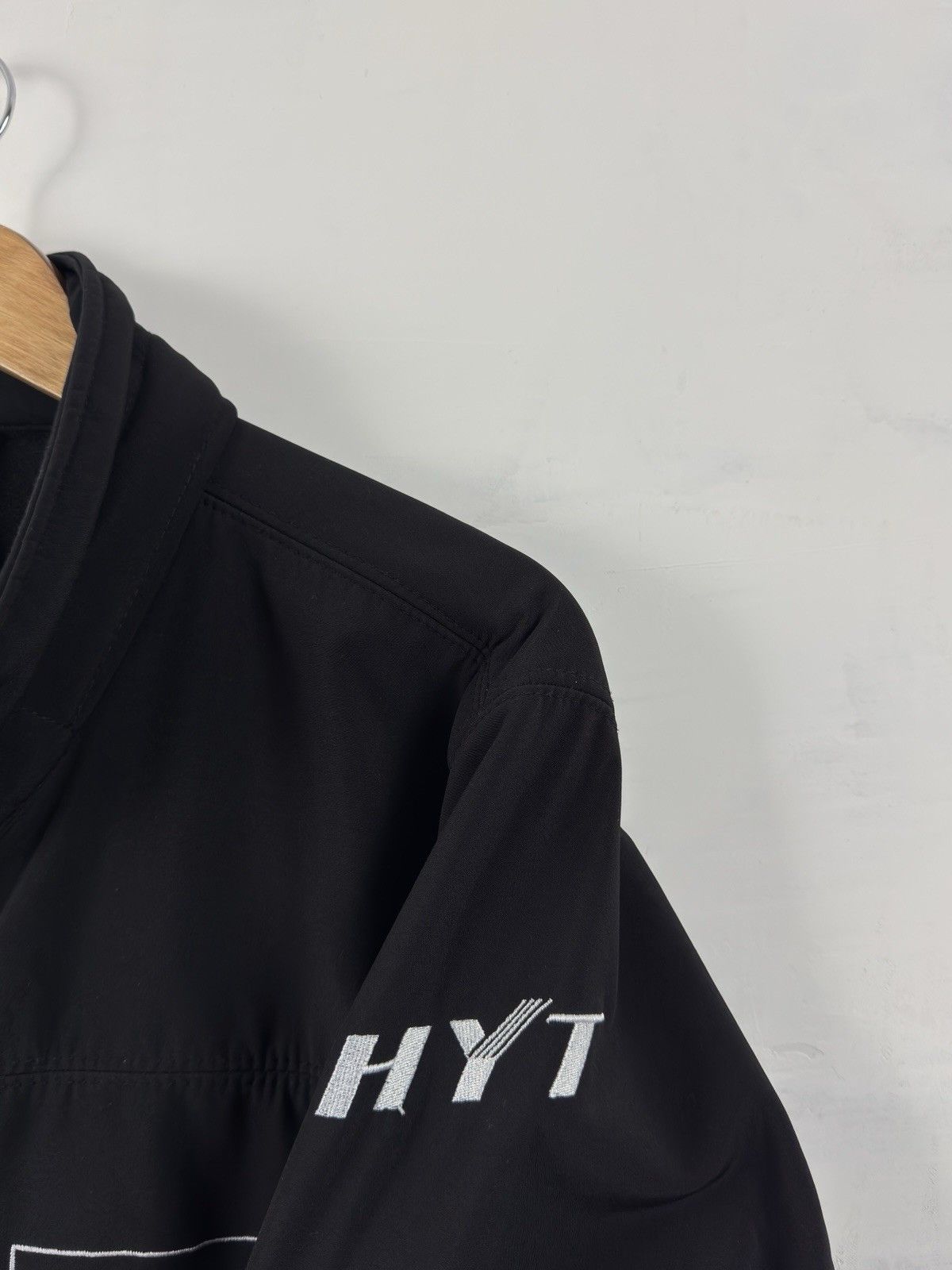 Other Aston Martin Racing Antwerp-Michiels Gulf B&C Black Jacket Size US XL / EU 56 / 4 - 6 Thumbnail