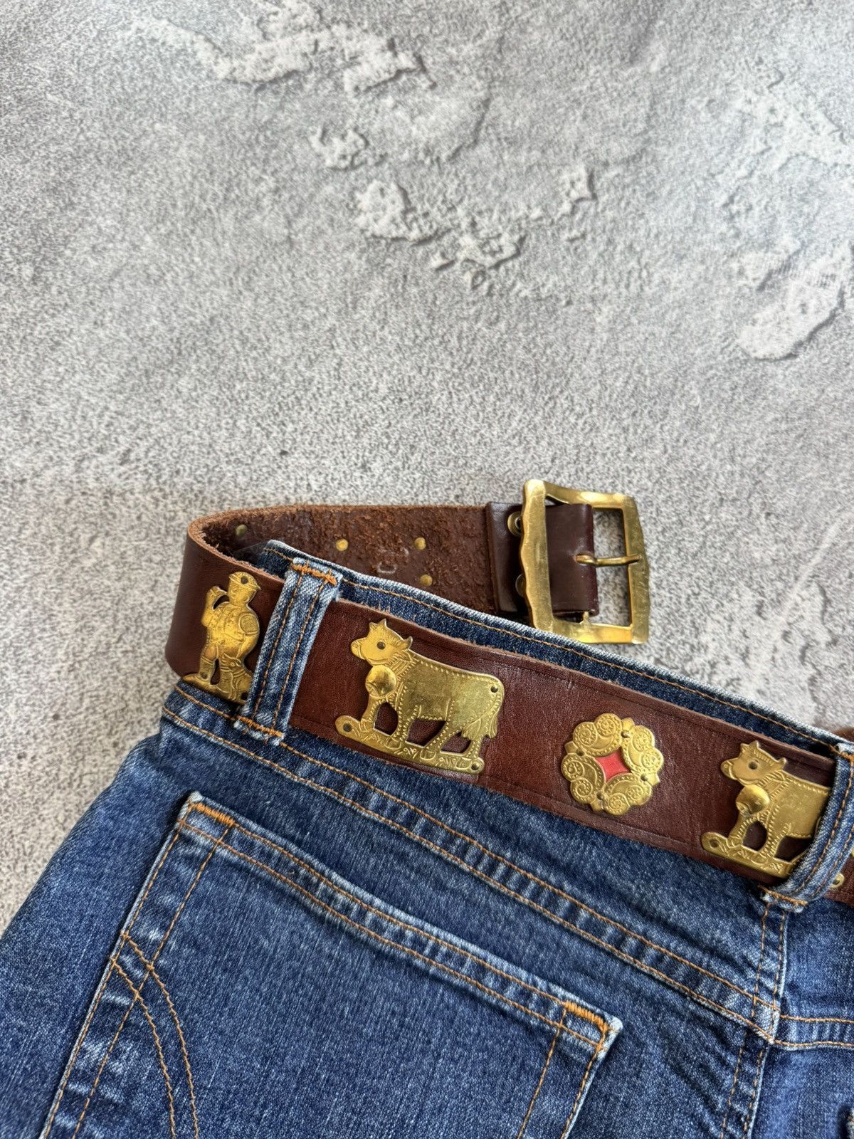 Etro 90s Retro vintage leather belt iconic cows 🐄 metal details Size ONE SIZE - 2 Thumbnail