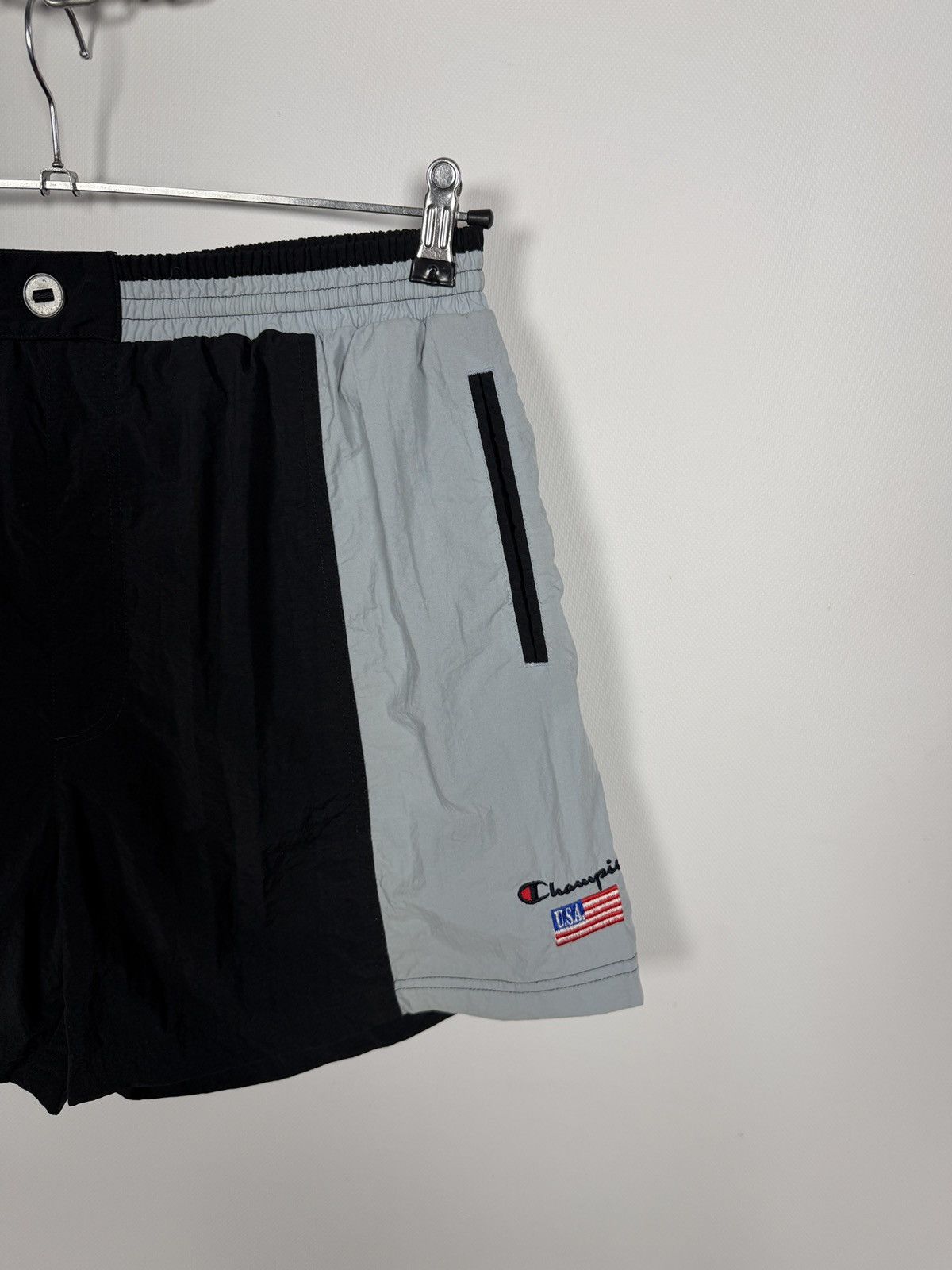 Champion Men’s Vintage Champion Athletic Shorts USA Flag 90s Size L Size US 36 / EU 52 - 2 Thumbnail