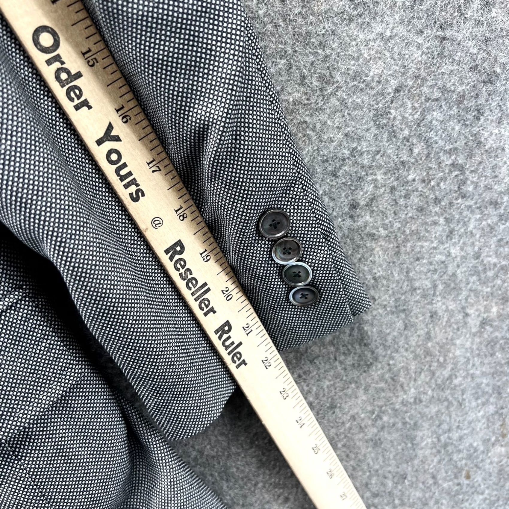 Hugo Boss HUGO BOSS Blazer Mens 42R Gray Wool Single-Breasted Two-Button Sport Coat Jacket Jazz Tuxedo Style Regular Fit Size 42R - 4 Thumbnail