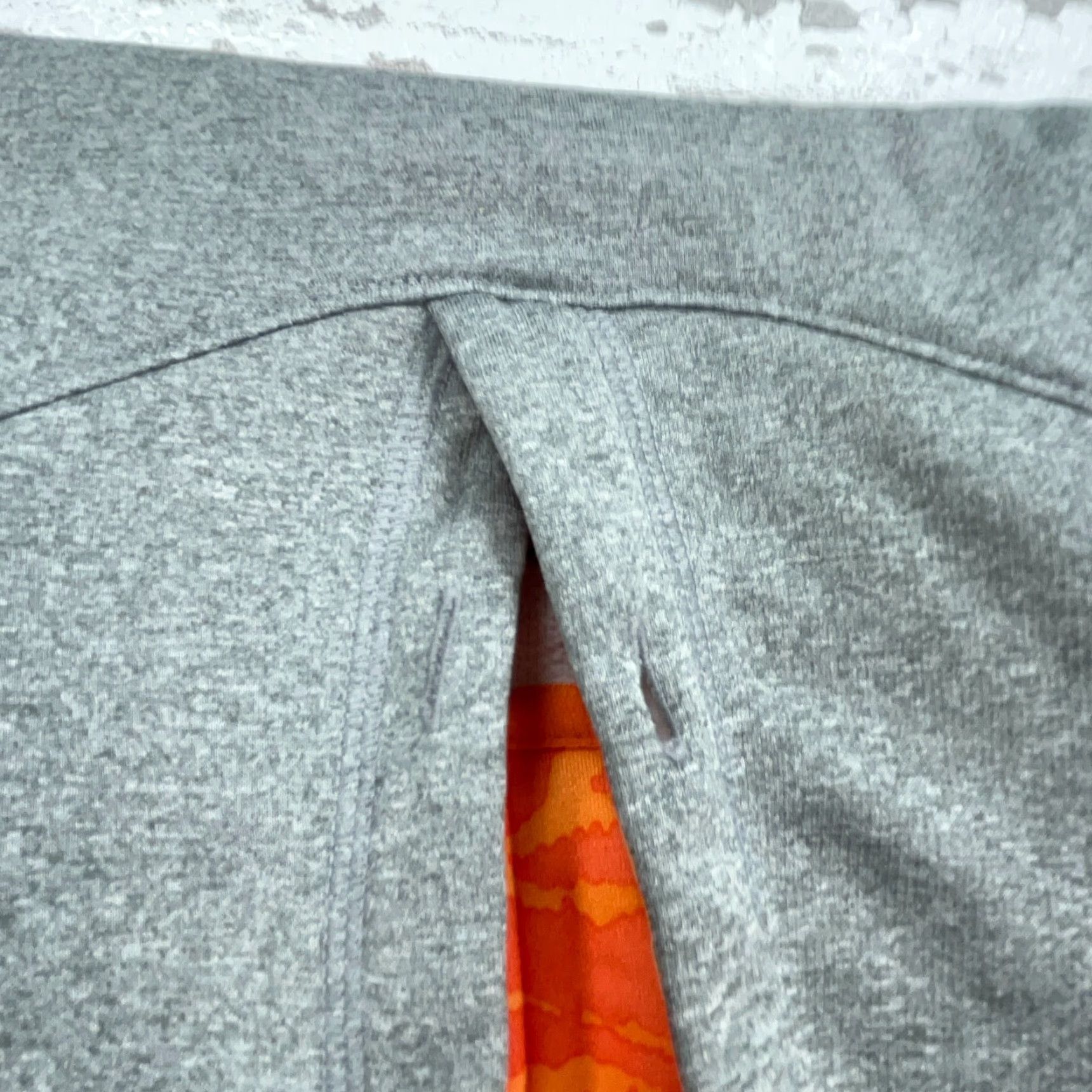 Under Armour Under Armour Hoodie Women M Gray Orange Sweatshirt Storm Semi Fitted Pullover Baggy? Size M / US 6-8 / IT 42-44 - 7 Thumbnail