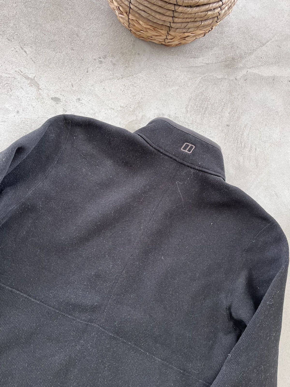 Berghaus Vintage Berghaus Polar Fleece Zip Jacket Black Outdoor Size US S / EU 44-46 / 1 - 12 Thumbnail