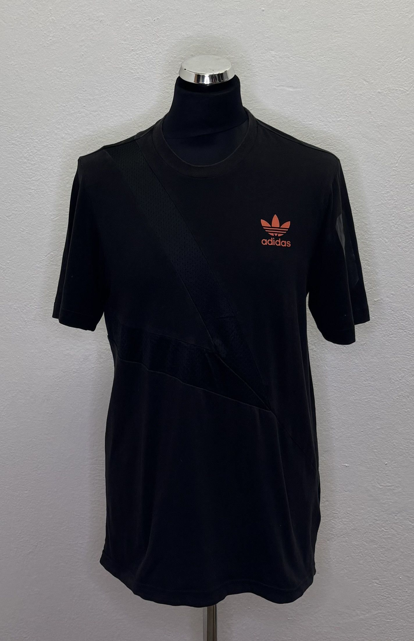 Adidas Adidas Originals 03 Black T-Shirt size M Size US M / EU 48-50 / 2 - 1 Thumbnail