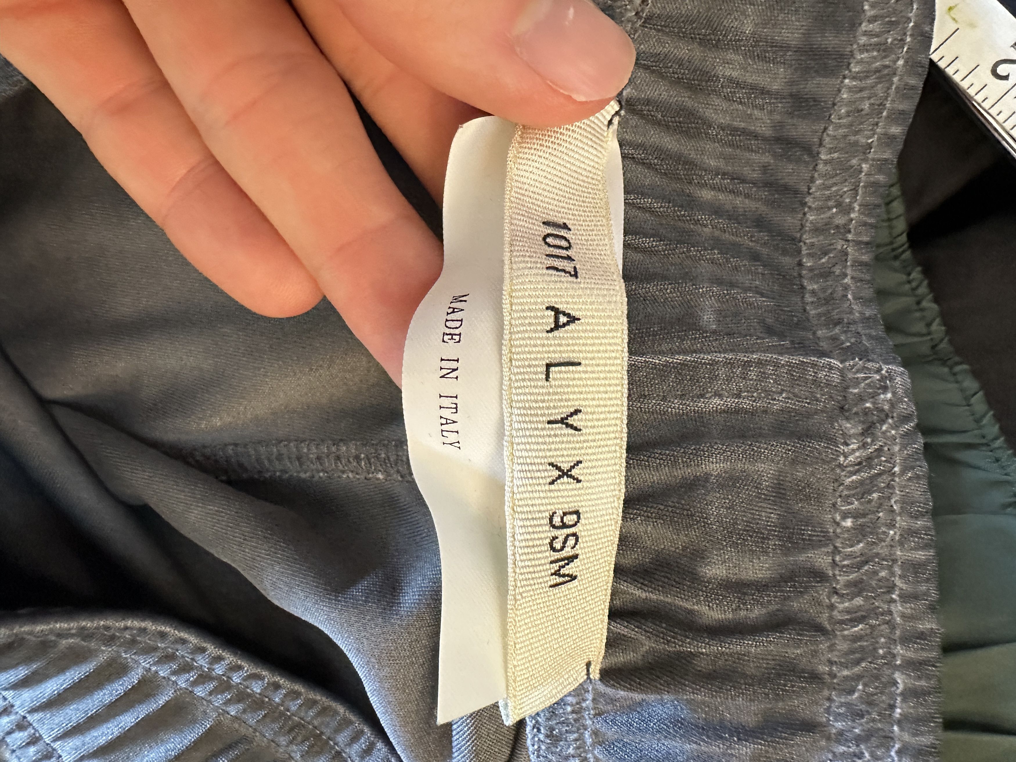 1017 ALYX 9SM 1017 ALYX 9SM Paneled Tech Shorts Size US 36 / EU 52 - 4 Thumbnail