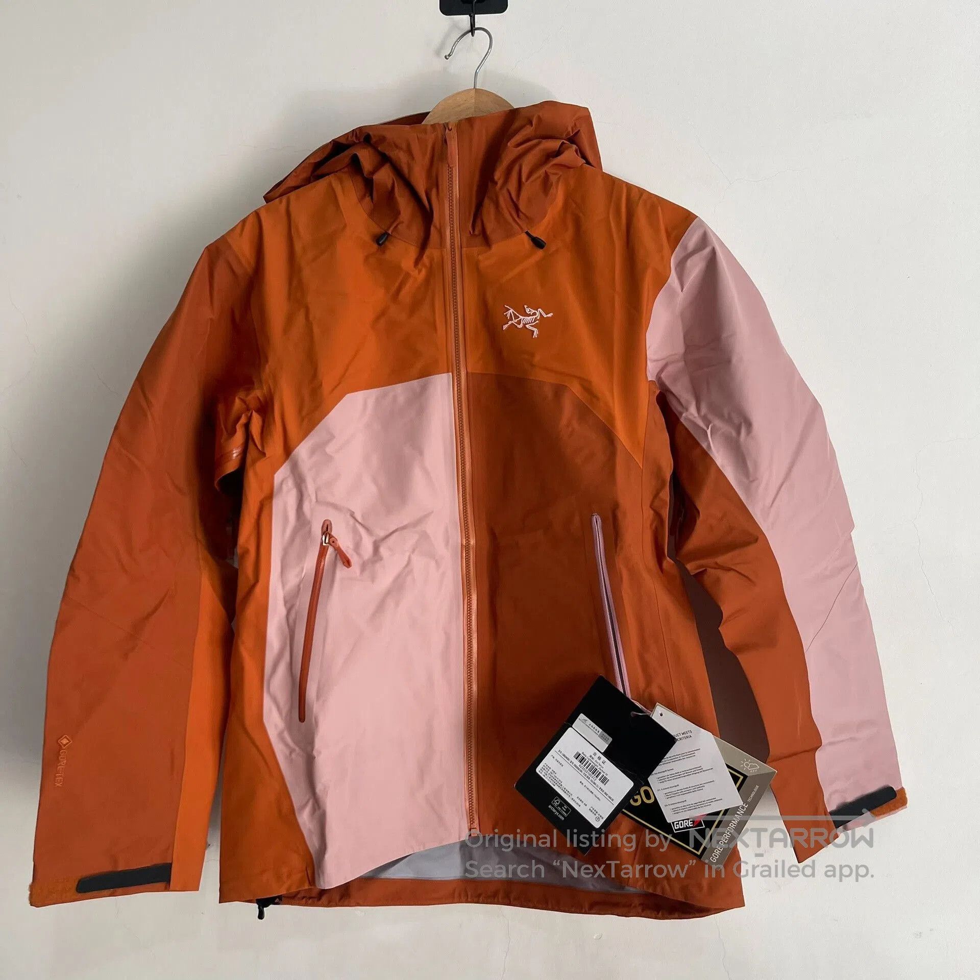 Arc'teryx Arcteryx Women's Beta Lightweight Jacket. Size S / US 4 / IT 40 - 1 Thumbnail