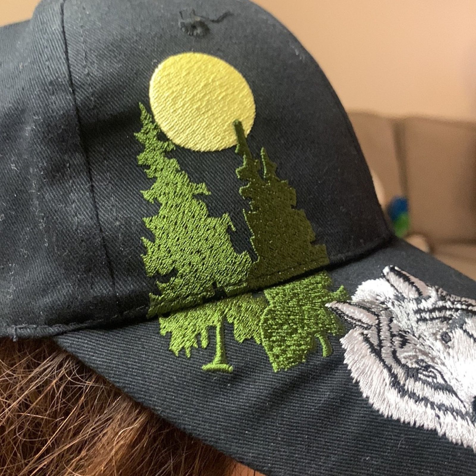 Vintage Wolf Embroidered Baseball Hat/Cap Trucker hat Size ONE SIZE - 6 Thumbnail