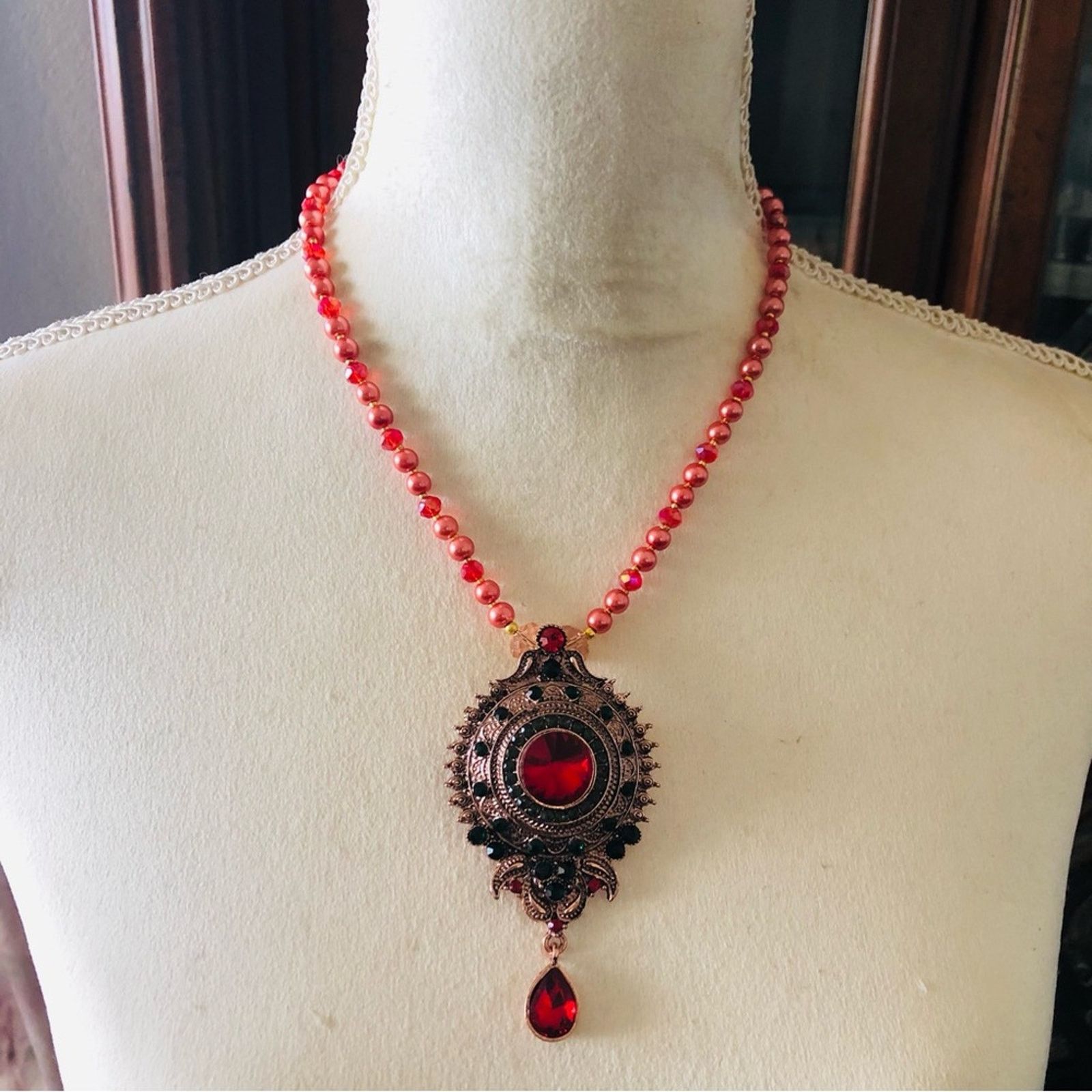 Handmade Handcrafted repurpose rivoli rose gold Pearl necklace Size ONE SIZE - 2 Thumbnail