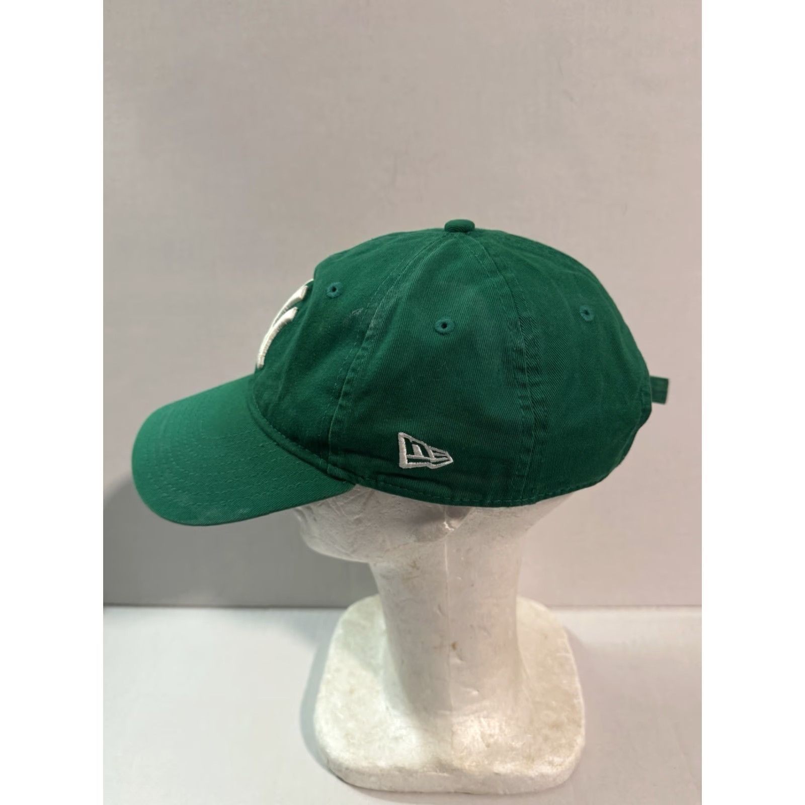 New Era VINTAGE New Era NY Yankees Hat 9Twenty Green OH Museum StrapBack ALD Cap Baseball Mens One Size Green Art Captain/Theme? Size ONE SIZE - 3 Thumbnail
