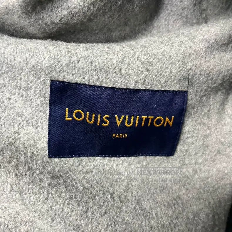 Louis Vuitton Louis Vuitton Grey Solid Embossed Full Graphic Printed Sta Size US L / EU 52-54 / 3 - 2 Thumbnail