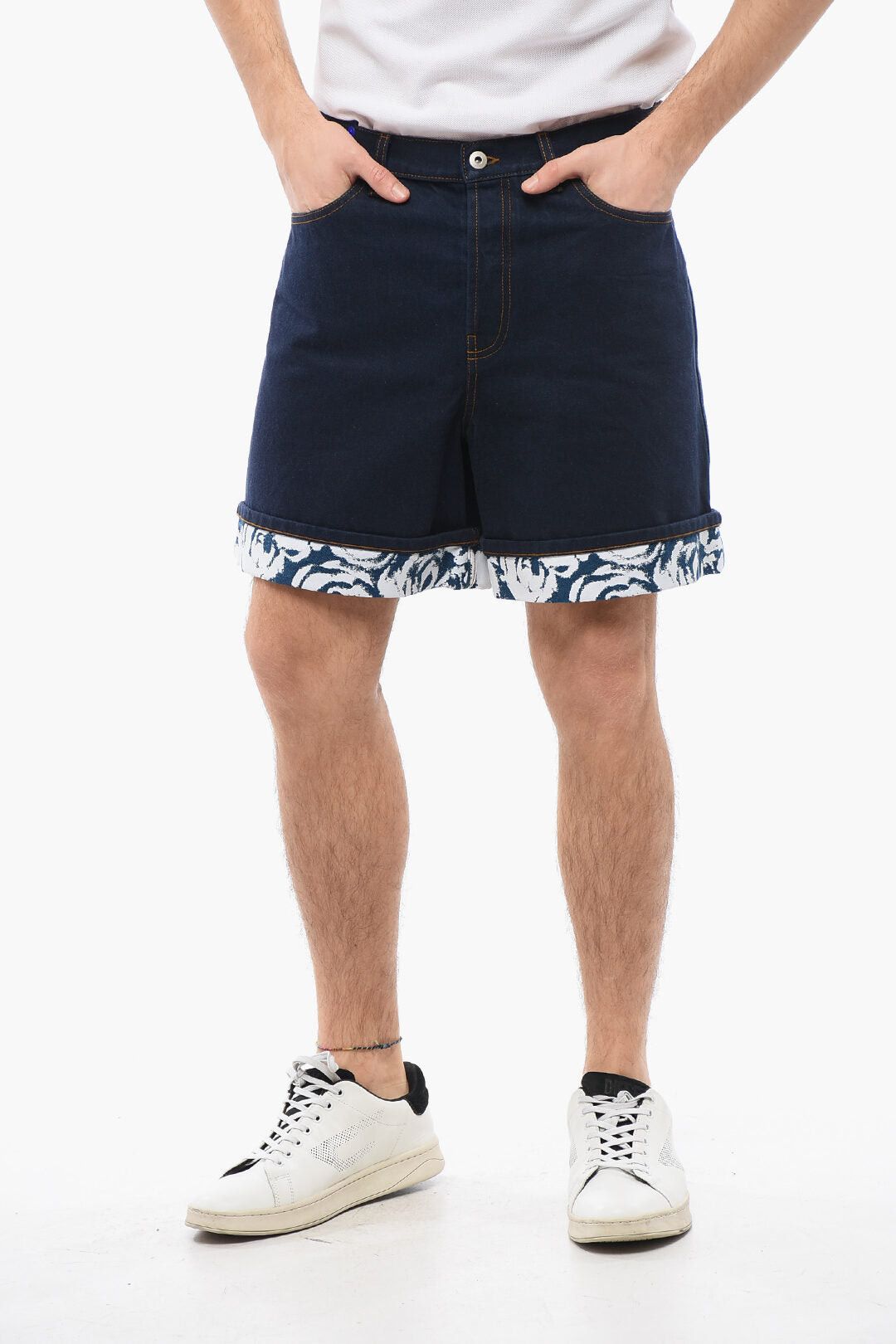 Burberry Dark-Wash Denim Shorts Size US 29 - 1 Thumbnail
