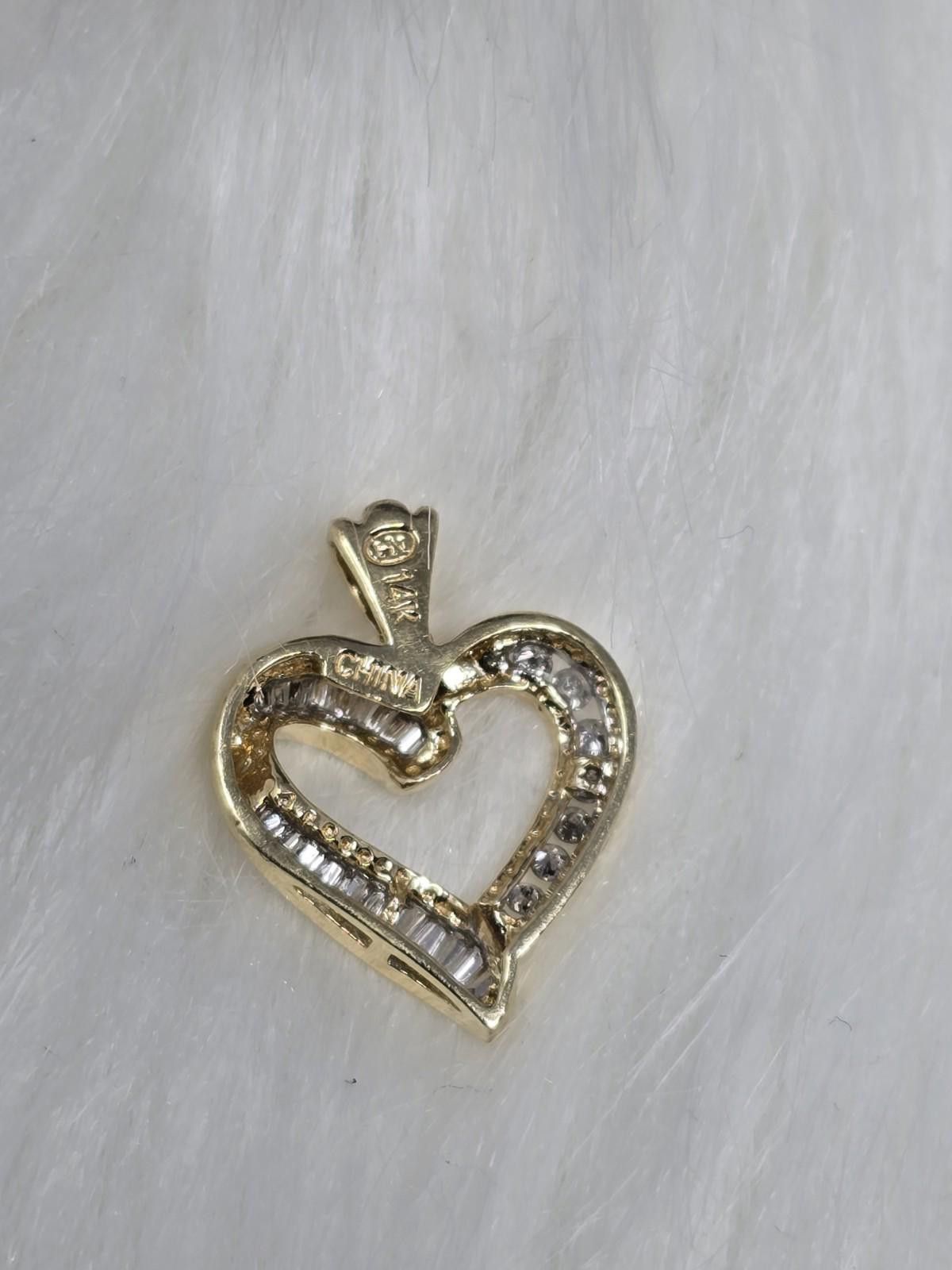 14k Gold Encrusted Diamond Heart Estate Pendant 2g