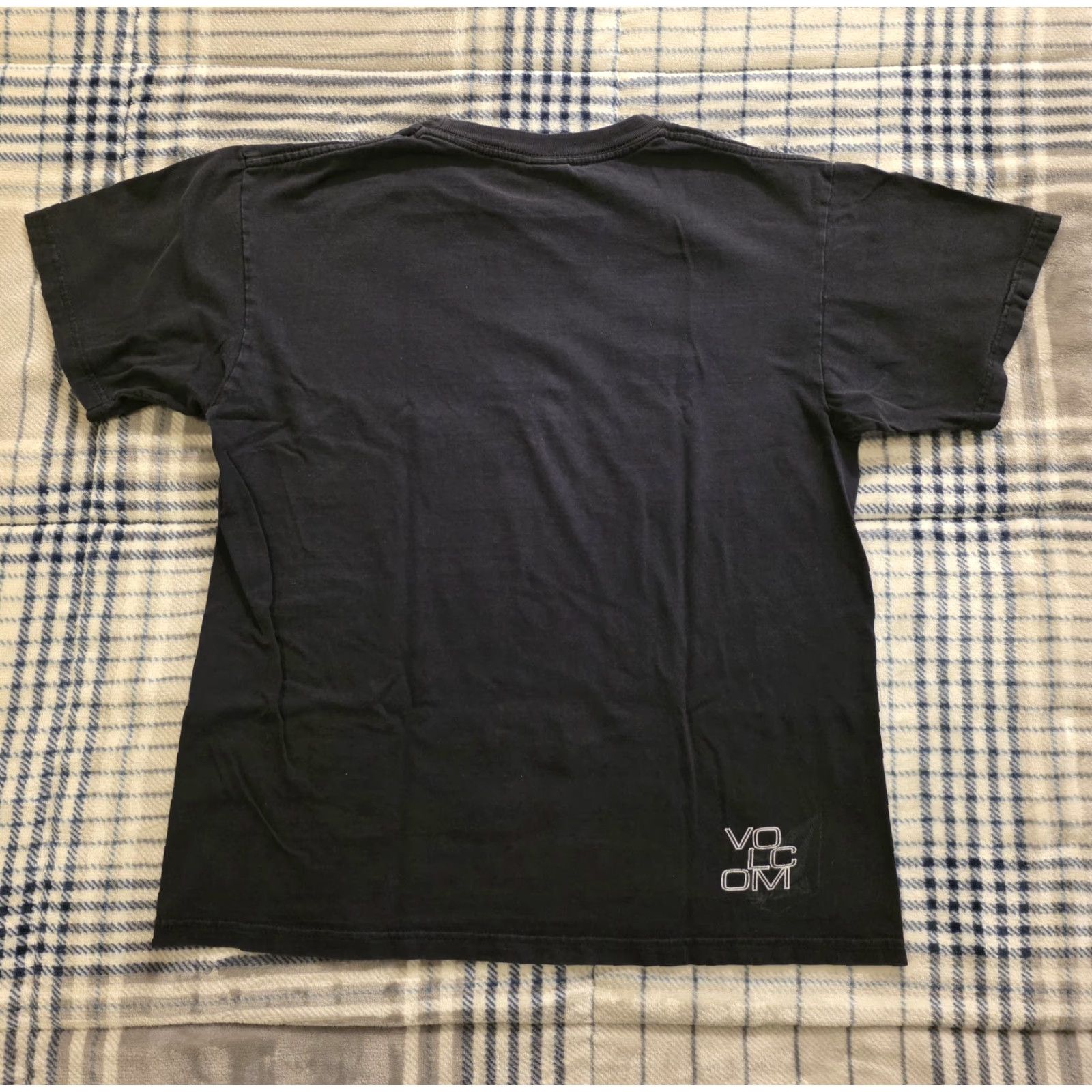 Volcom Vtg Y2K Volcom Big Logo Graphic T Shirt Back Hit Black Mens Medium Skater Surf Graphic 90s Grunge Logo Crew Neck Short Sleeve Cotton T-Shirt Size US M / EU 48-50 / 2 - 2 Thumbnail