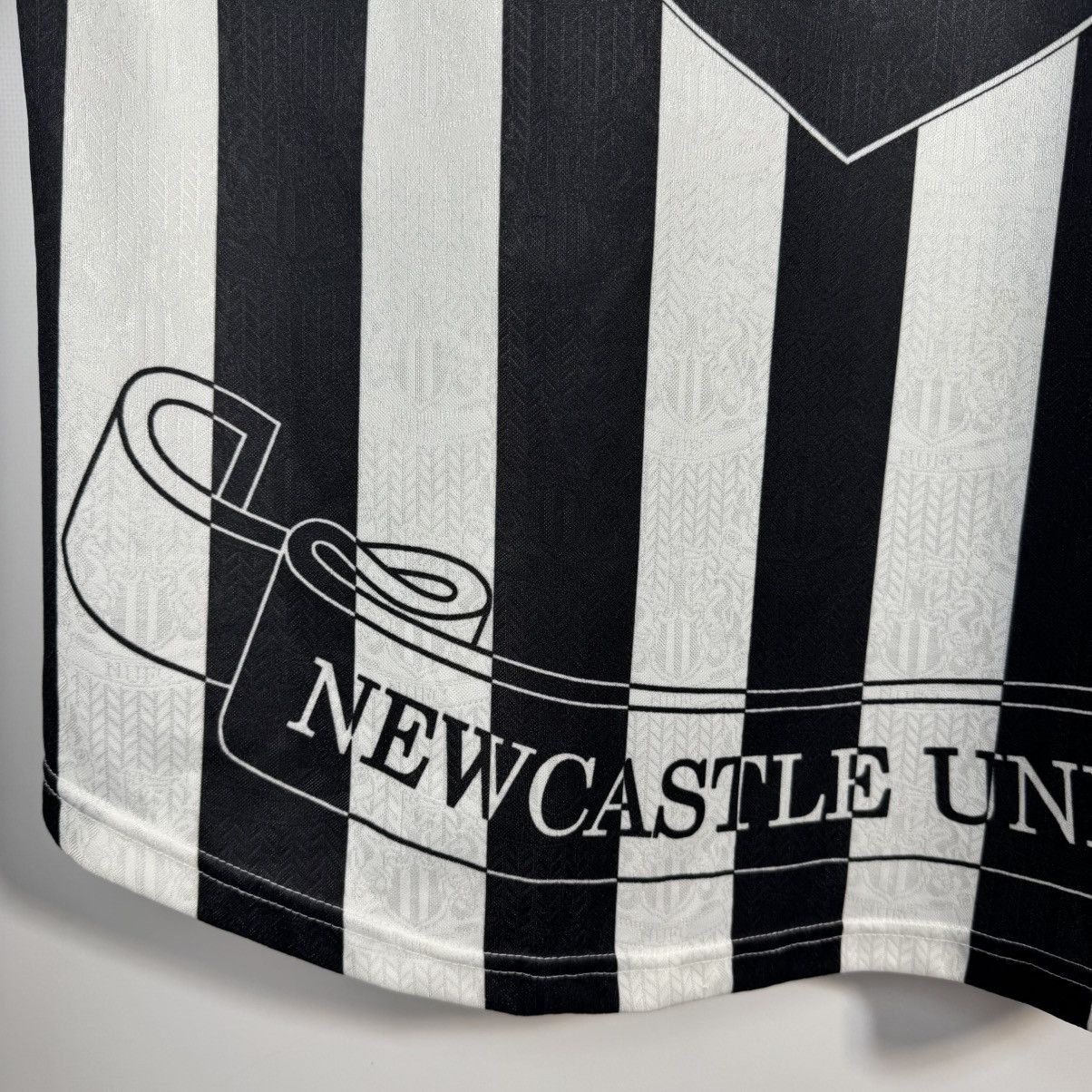 Adidas Newcastle United 1997 1998 Home Football Shirt Soccer Jersey Size US L / EU 52-54 / 3 - 15 Thumbnail