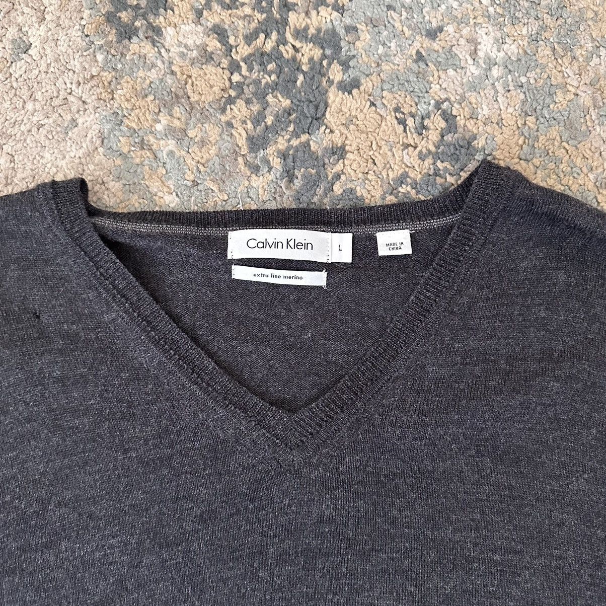 Calvin Klein Grey Calvin Klein V-neck Sweater Size US L / EU 52-54 / 3 - 2 Thumbnail