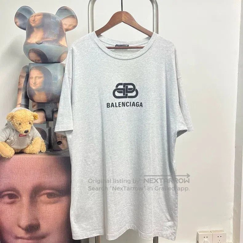 Balenciaga Balenciaga Lock Buckle Short Sleeve. Size US XXS / EU 40 - 1 Thumbnail
