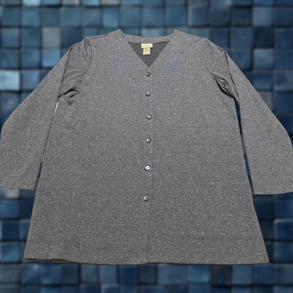 Vintage L.L. Bean Womens Cardigan Sweater Solid Gray V-Neck Button Up Lightweight Regular Size M Size M / US 6-8 / IT 42-44 - 1 Thumbnail