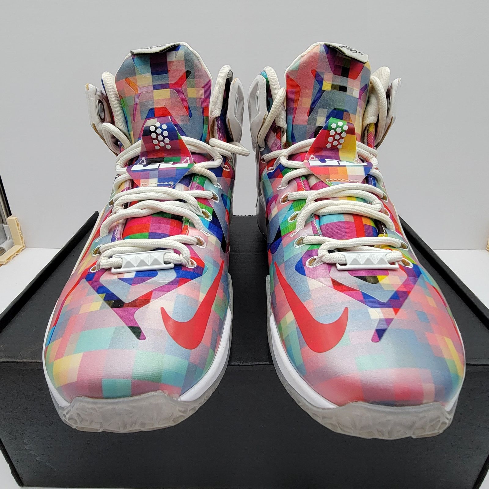 Nike Nike LeBron 12 Ext 'Prism' Sz 7.5 748861-900 (185) Size US 7.5 / EU 40-41 - 3 Thumbnail