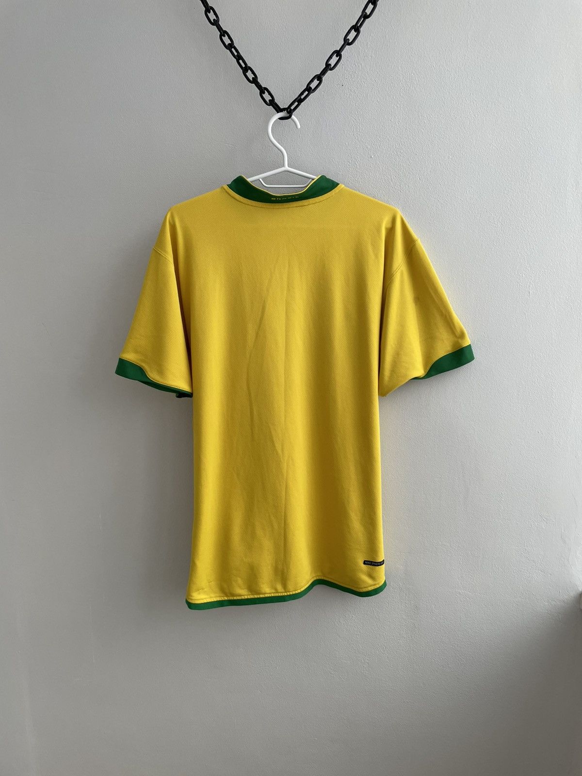Nike Brazil 2006 2007 Home Football Shirt Soccer Jersey Nike Sz L Size US L / EU 52-54 / 3 - 13 Thumbnail