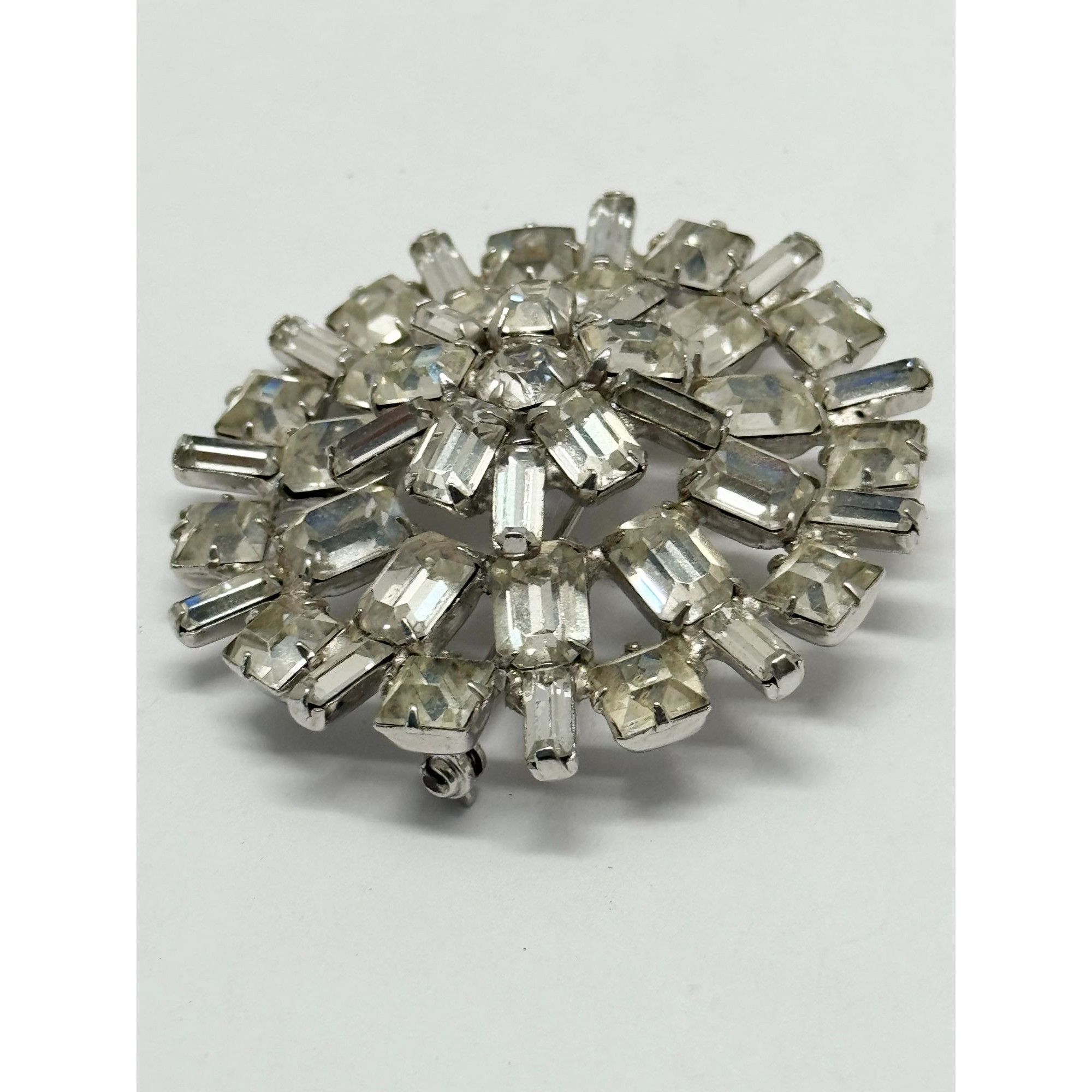 Vintage Vintage round glass rhinestone brooch pin Size ONE SIZE - 5 Thumbnail