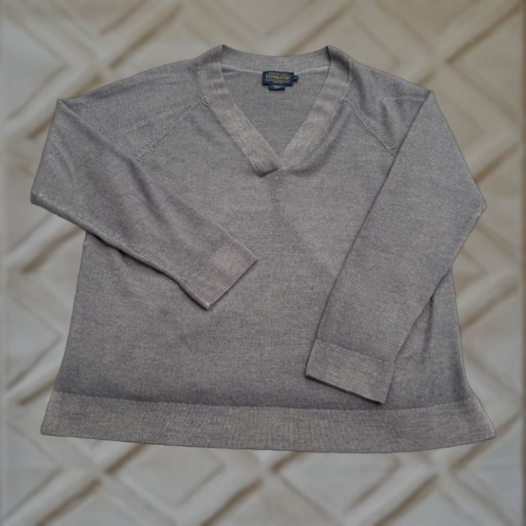 Pendleton VINTAGE Pendleton Wool Pullover Sweater Men’s Medium Gray V-Neck Classic Knit Breathable Stretch Office Casual Traditional Size US M / EU 48-50 / 2 - 1 Thumbnail