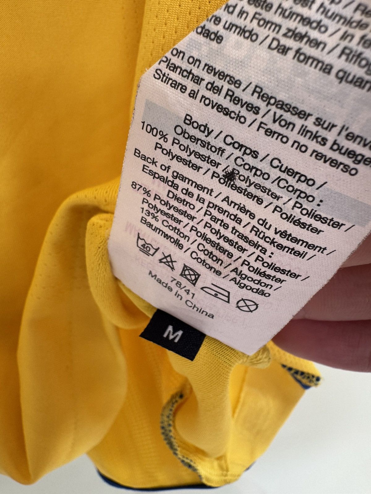 Umbro Vintage Sweden 2008-2009 Home Soccer Jersey Football Kit Size US M / EU 48-50 / 2 - 14 Thumbnail