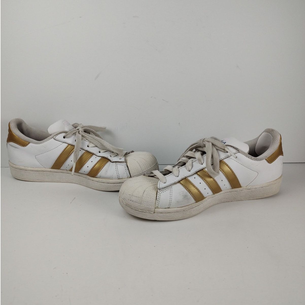Adidas Adidas superstars white/gold casual streetwear shoes mens 7 Size US 7 / EU 40 - 3 Thumbnail