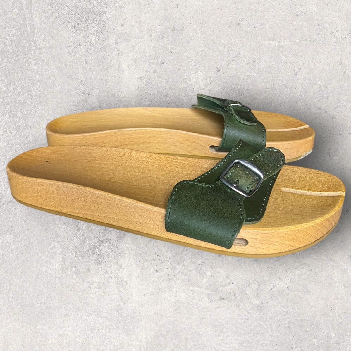 Maison Margiela SS05 MM6 wood tabi clogs with green leather straps Size US 7.5 / IT 37.5 - 2 Thumbnail