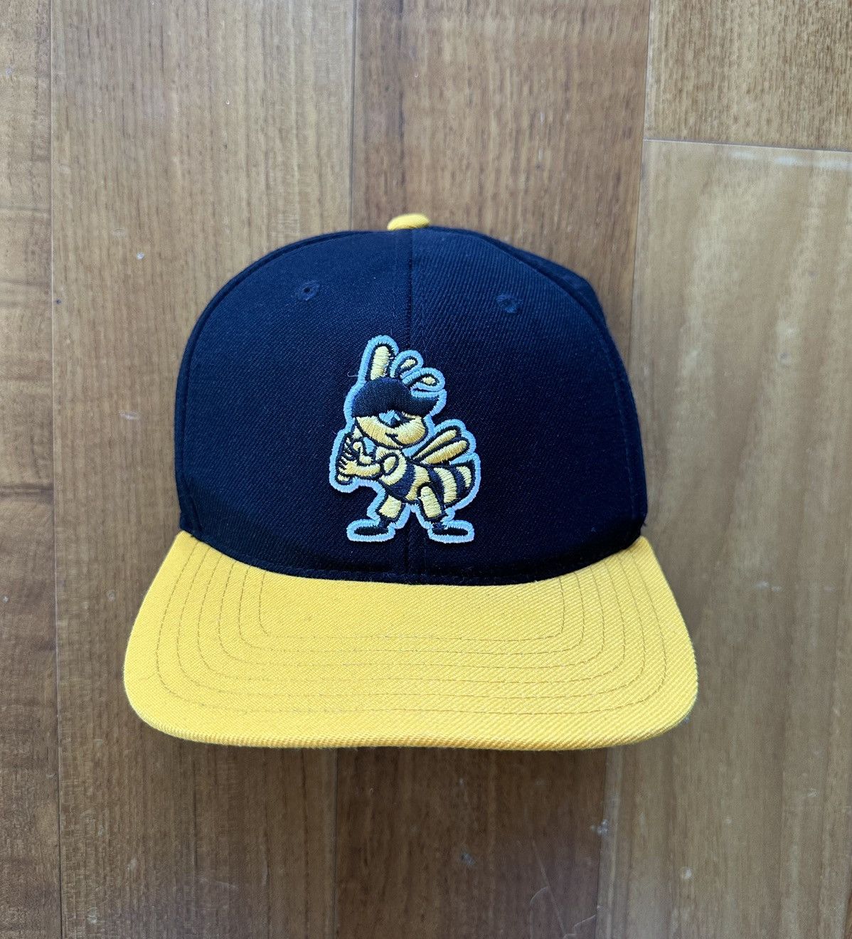 Vintage Vintage Y2K 00s American Needle Georgia Tech Snapback Hat Size ONE SIZE - 1 Thumbnail