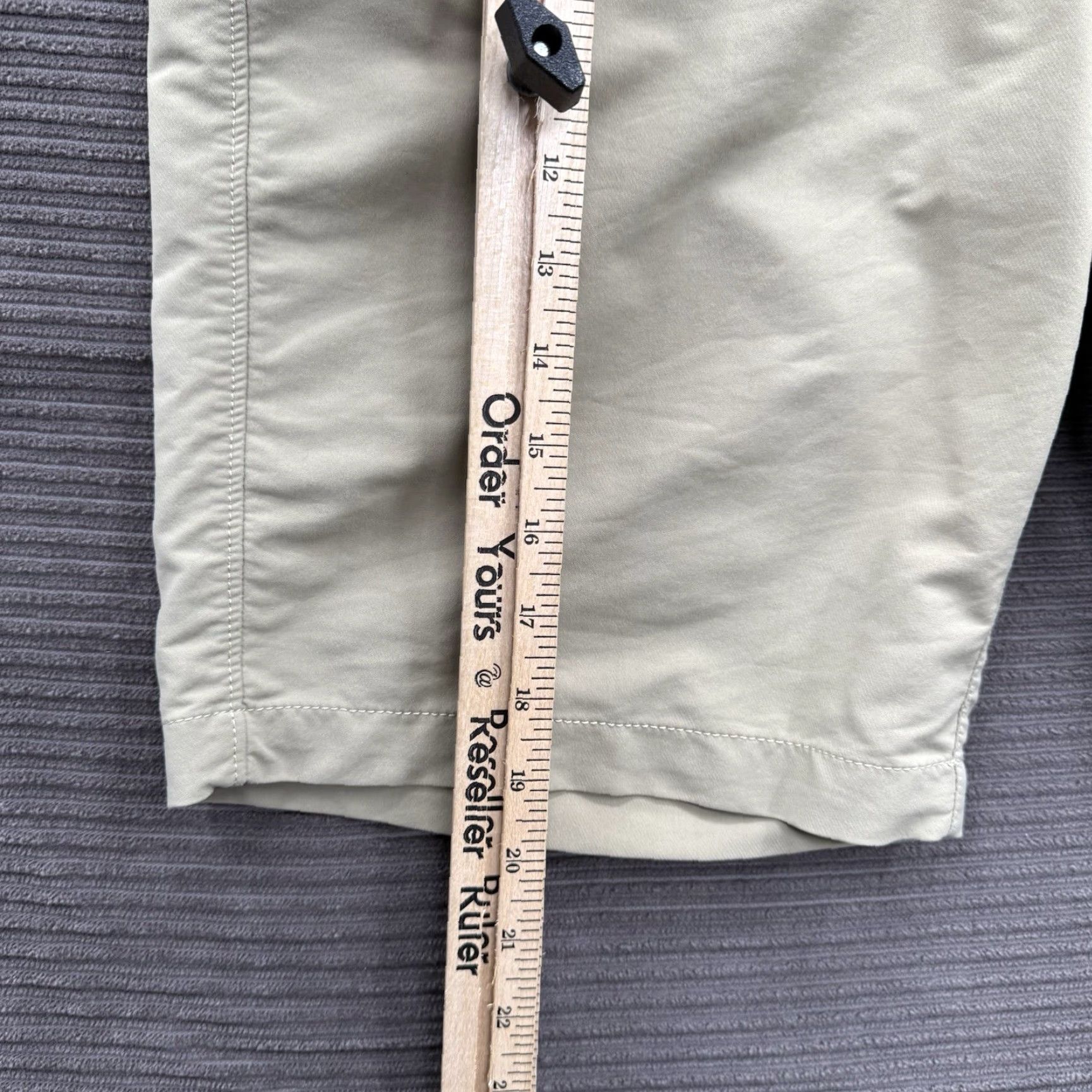 Under Armour Under Armour Shorts Men 32 Brown Nylon Performance Golf Outdoors Chino Pockets Logo Zipper 10in Inseam Regular Mens Size US 32 / EU 48 - 6 Thumbnail