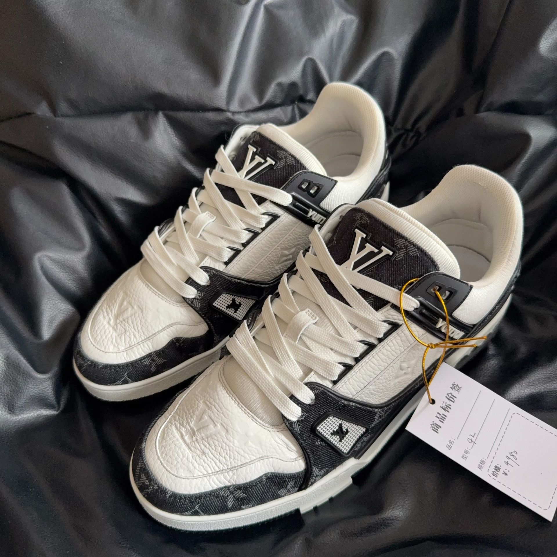 Louis Vuitton Louis Vuitton Training Denim Black Lowtop Sneakers 8 Men Size US 8 / EU 41 - 1 Thumbnail