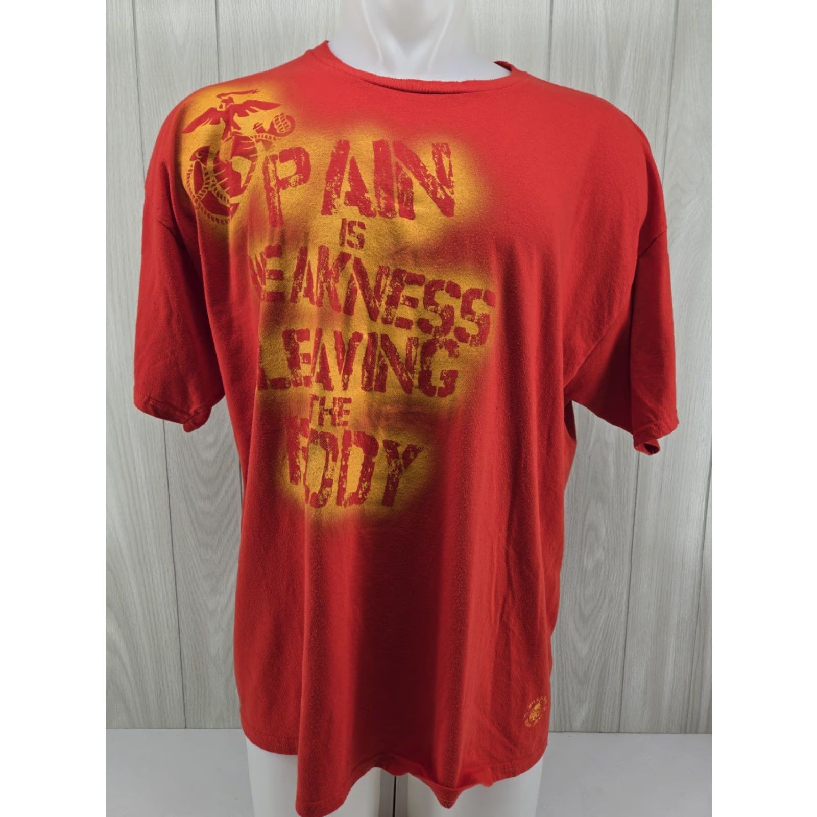 Vintage Black Ink Design USMC Pain is Weakness Leaving the Body Red 2XL Marine Corp Logo Shirt Men Short Sleeve Crew Neck Graphic Print Cotton T-Shirt Size US XXL / EU 58 / 5 - 2 Thumbnail
