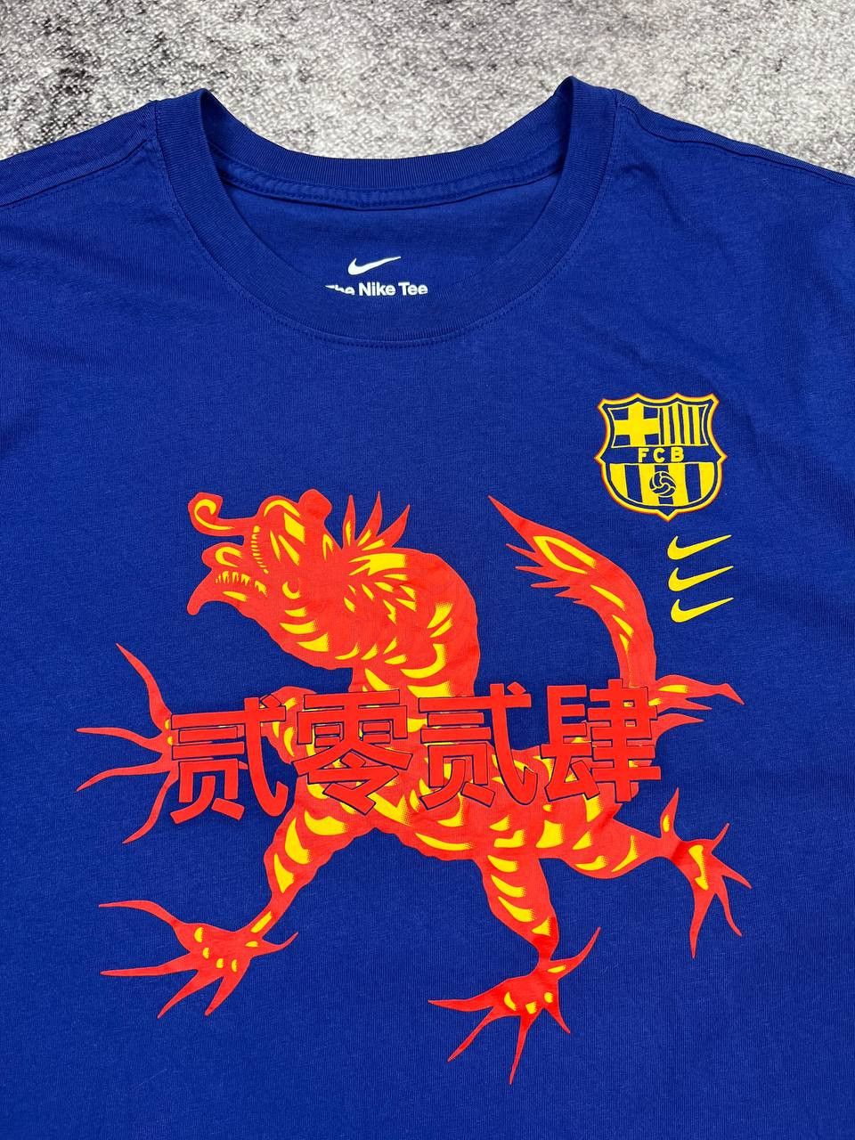 Nike Nike Barcelona Japanese Logo Dragon Big Logo T-Shirt Size US L / EU 52-54 / 3 - 4 Thumbnail