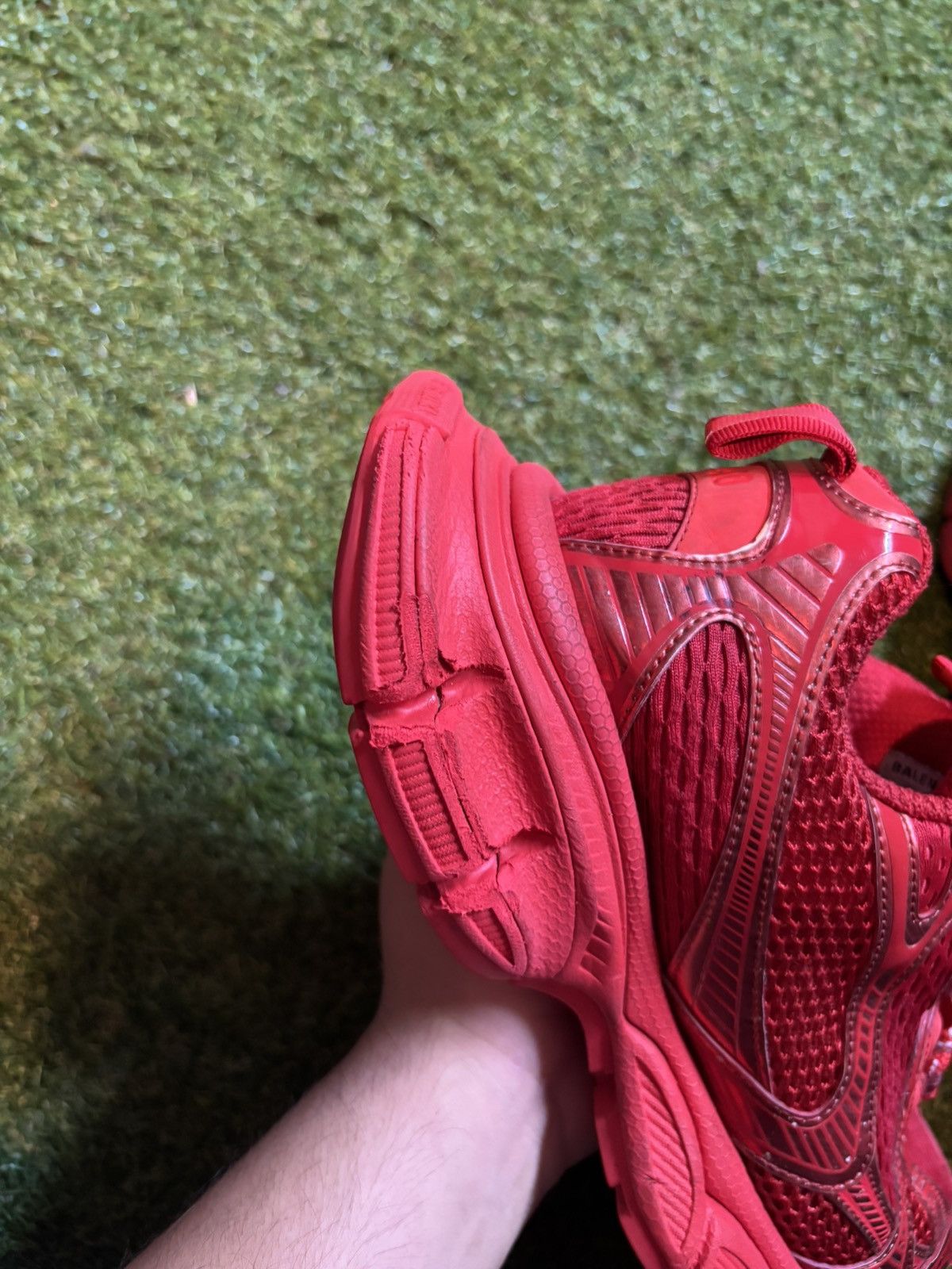 Balenciaga Balenciaga 3XL Red Size US 7 / EU 40 - 8 Thumbnail