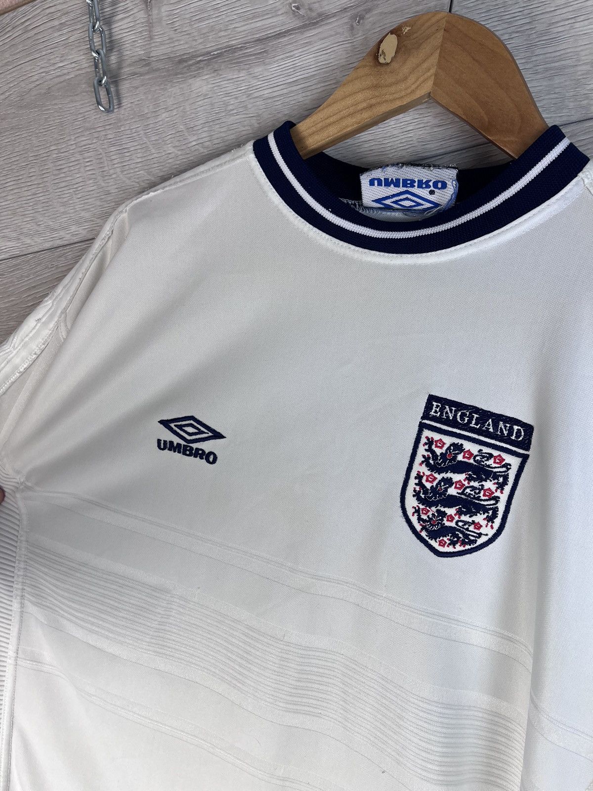 Umbro Vintage men’s soccer t-shirt Umbro England size L UEFА Size US L / EU 52-54 / 3 - 11 Thumbnail