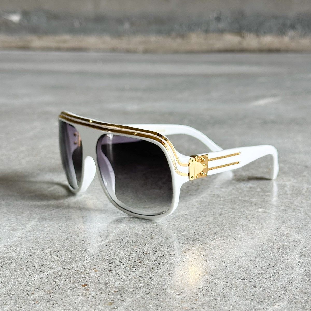 Louis Vuitton NIGOS PERSONAL 2004 OG LV MILLIONAIRE SUNGLASSES Size ONE SIZE - 6 Thumbnail