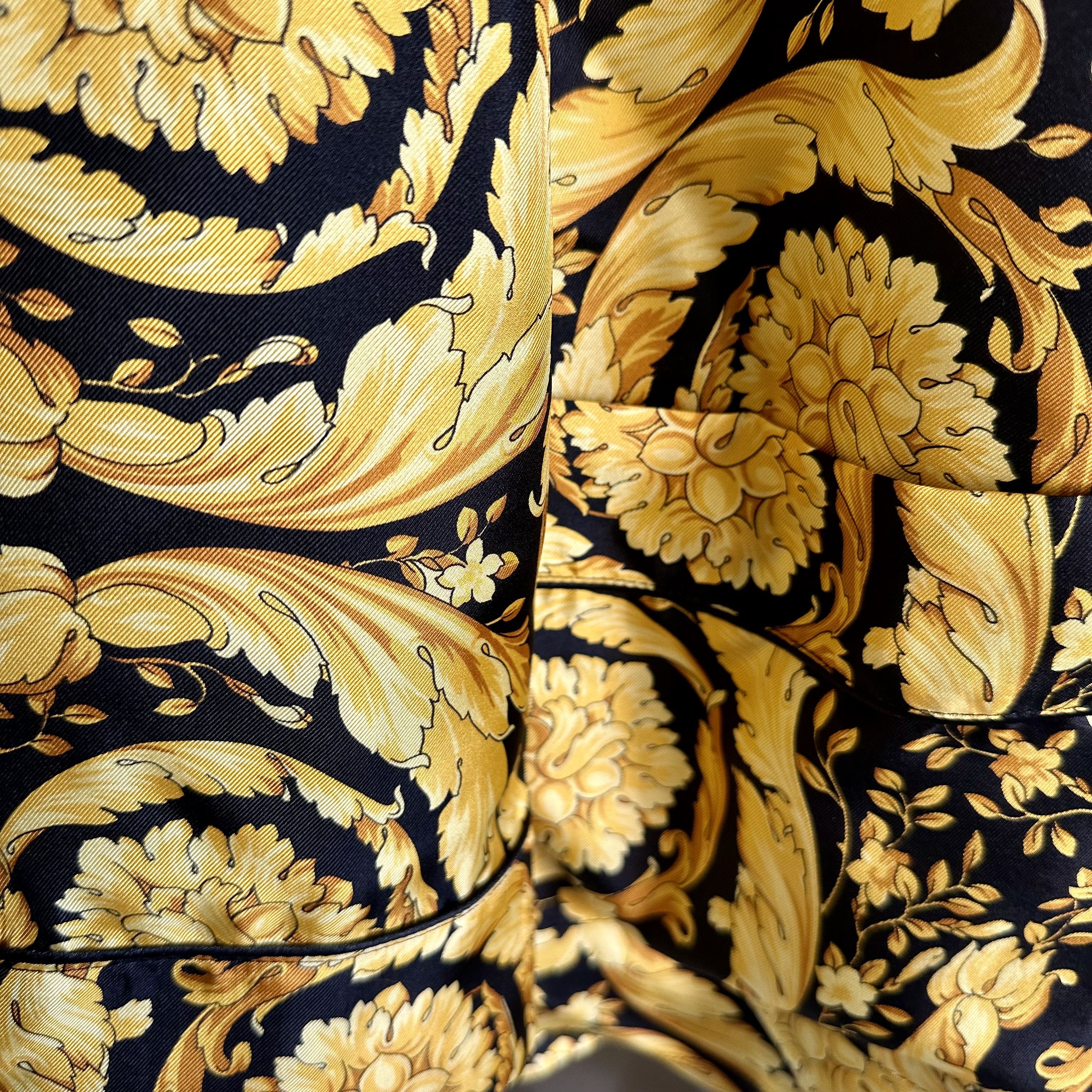 Versace $1,825 VERSACE Barocco-Print SILK PAJAMA TOP Size 4 IT / M Size US M / EU 48-50 / 2 - 11 Thumbnail