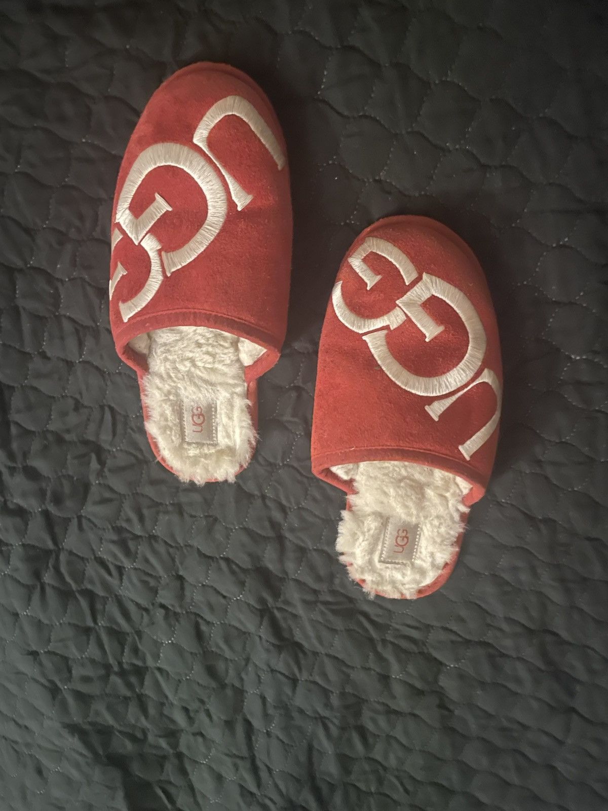 Ugg red and white ugg slippers Size US 10 / EU 43 - 1 Thumbnail