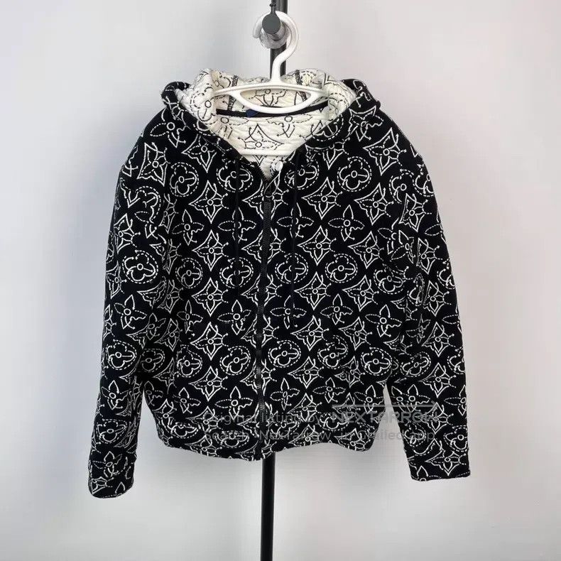 Louis Vuitton Louis Vuitton NBA co-branded jacket Size US S / EU 44-46 / 1 - 1 Thumbnail