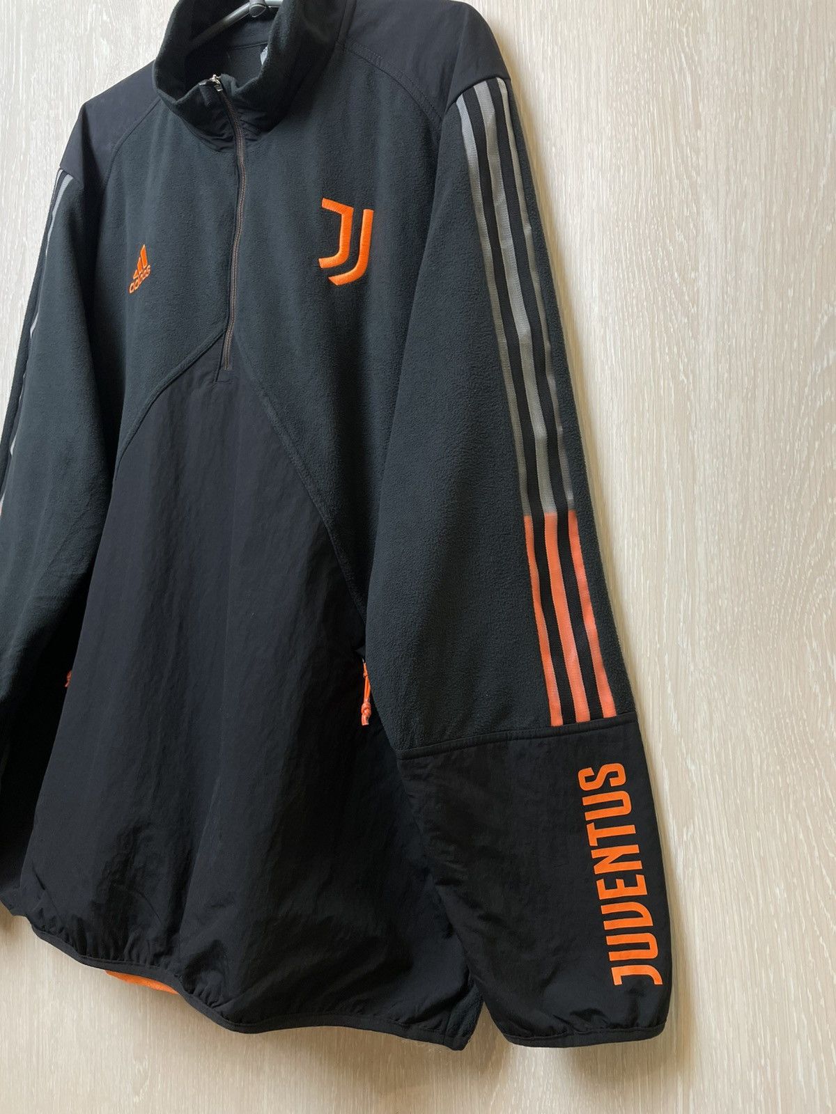 Adidas Adidas Juventus Travel Fleece Top Size US XL / EU 56 / 4 - 2 Thumbnail