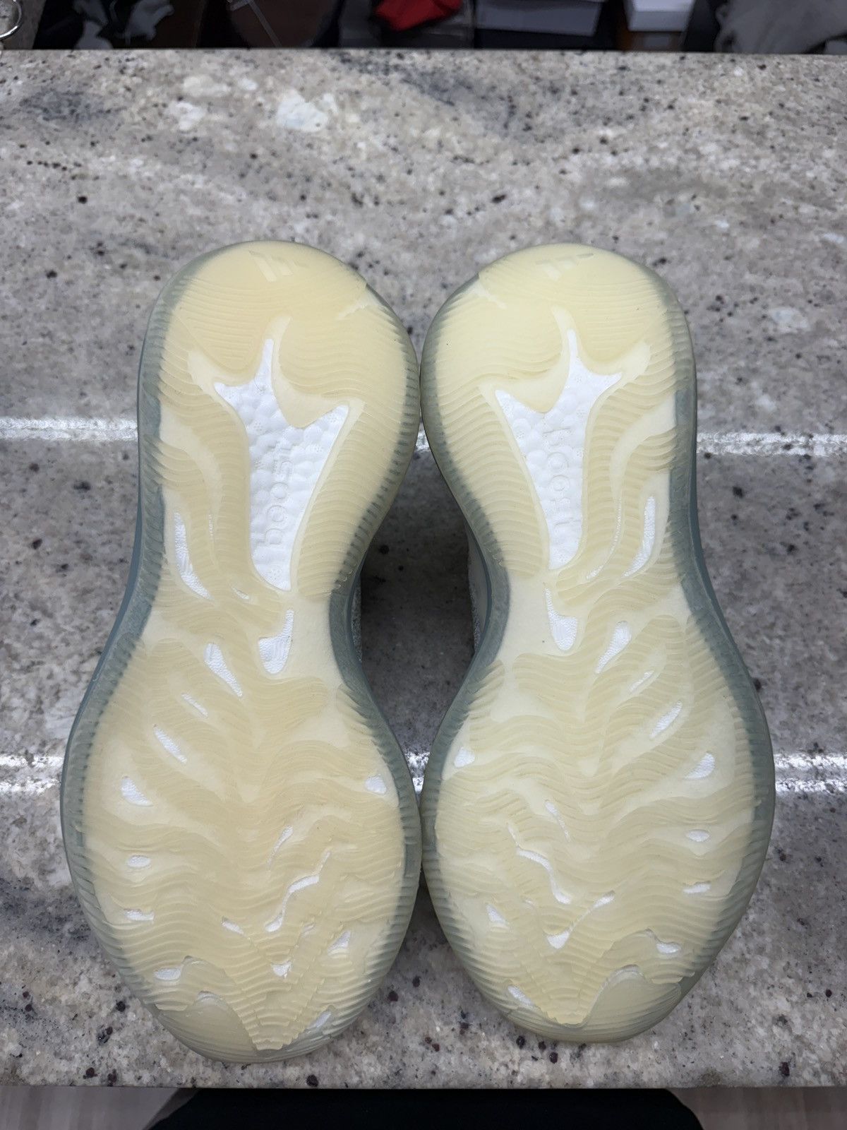 Yeezy Yeezy Boost 380 aliens Size US 10 / EU 43 - 4 Thumbnail