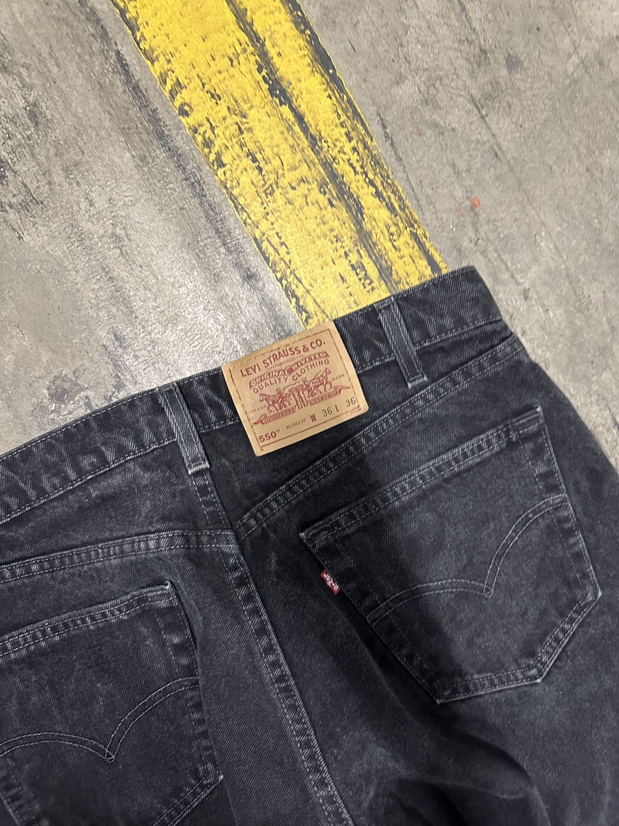 Levi's × Vintage Vintage Levi’s 550 jeans Size US 34 / EU 50 - 3 Thumbnail