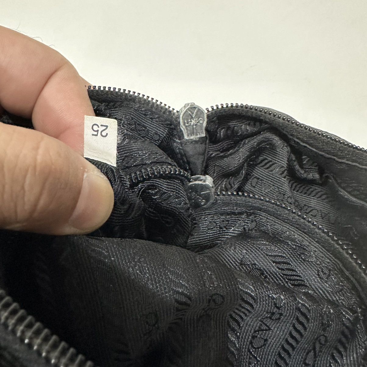 Prada AUTHENTIC PRADA TESSUTO NYLON CROSSBODY SLING BAG Size ONE SIZE - 13 Thumbnail