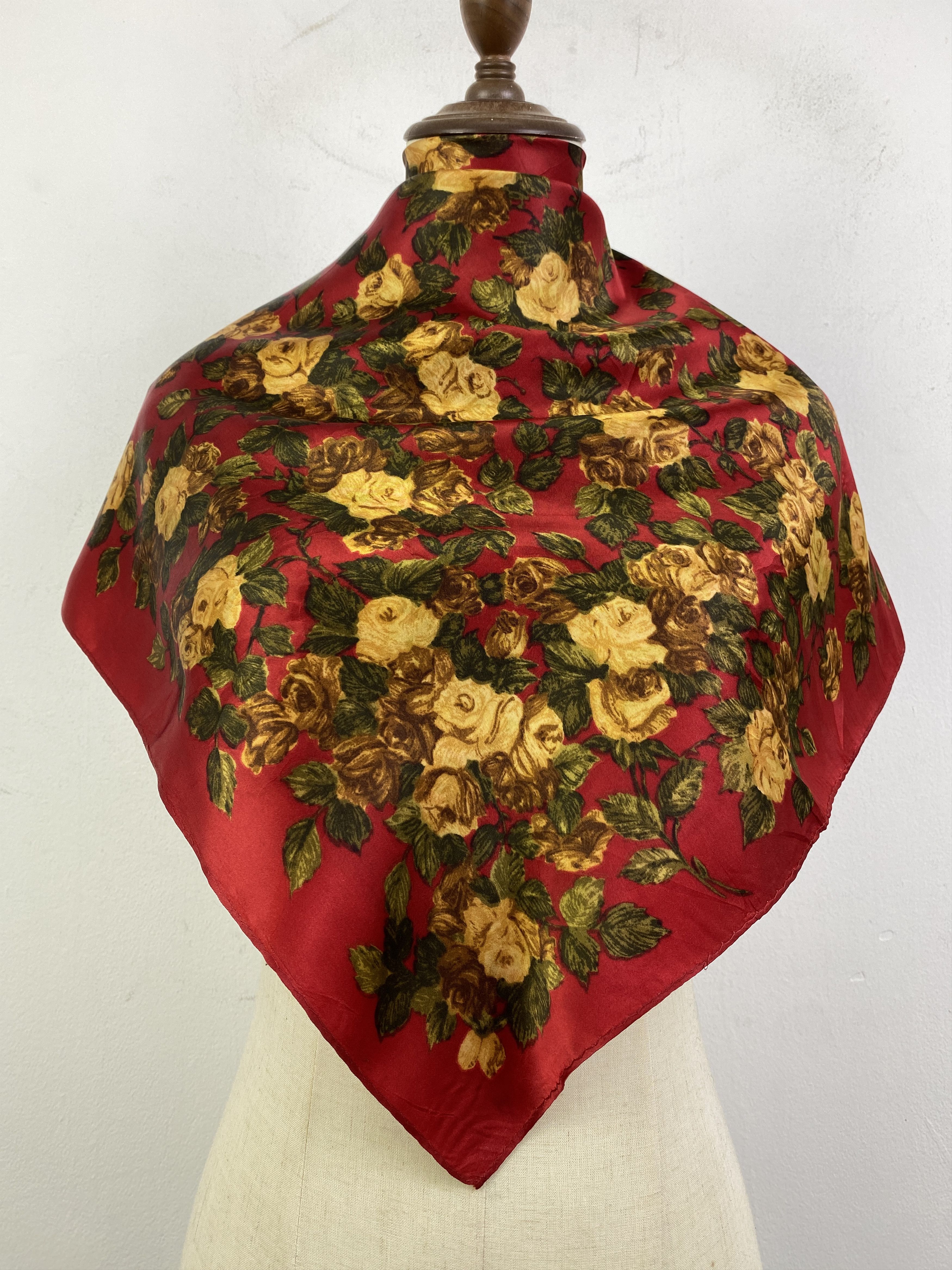 Other Vintage Floral Motive Silk Scarf / Silk Shawl SN0266 Size ONE SIZE - 1 Thumbnail