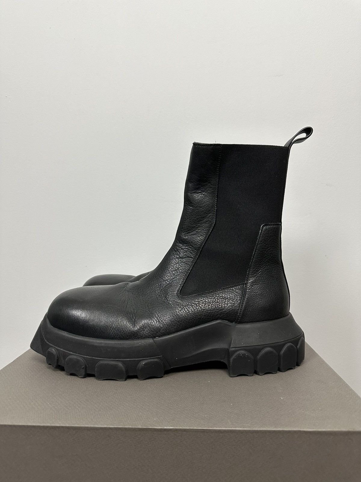 Rick Owens FW19 ‘LARRY’ Calfskin Bozo Tractor Boots Size US 11 / EU 44 - 2 Thumbnail