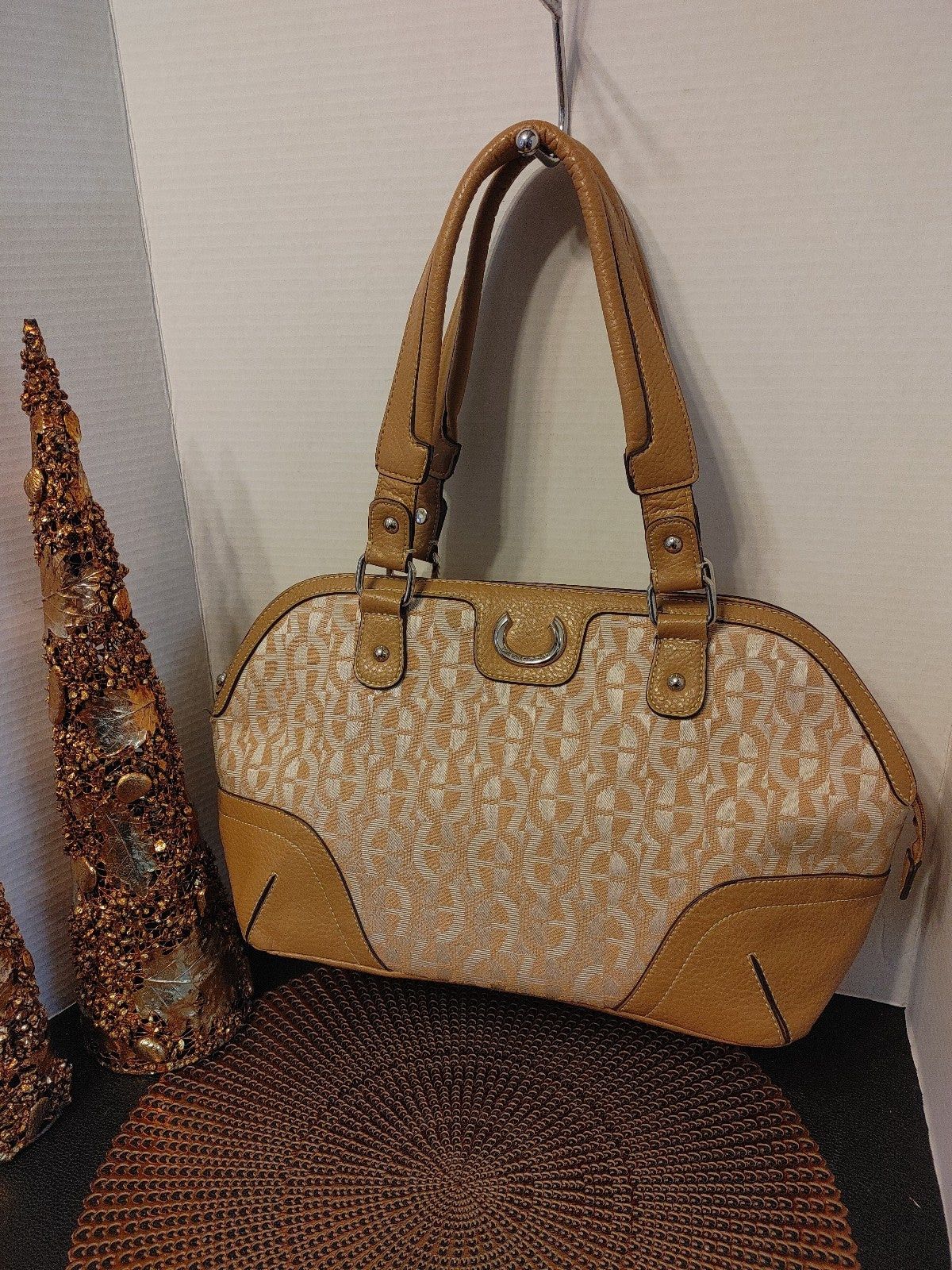 Etienne Aigner Etienne Aigner Shoulder Bag Size ONE SIZE - 1 Thumbnail