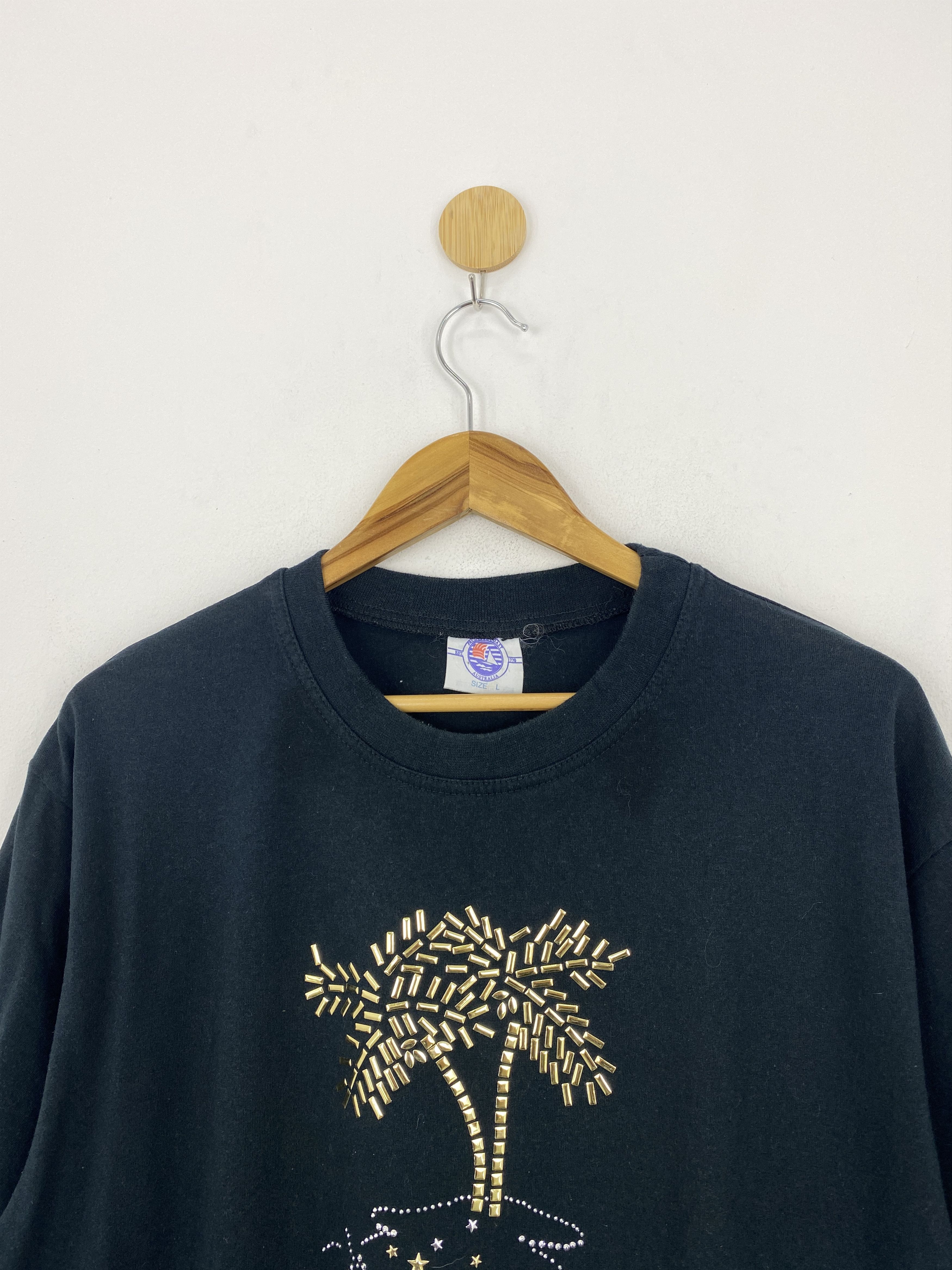 Man Made In Australia Vintage 90s Magnetic Island Australia Embroidered Tee TA0507 Size US L / EU 52-54 / 3 - 2 Thumbnail