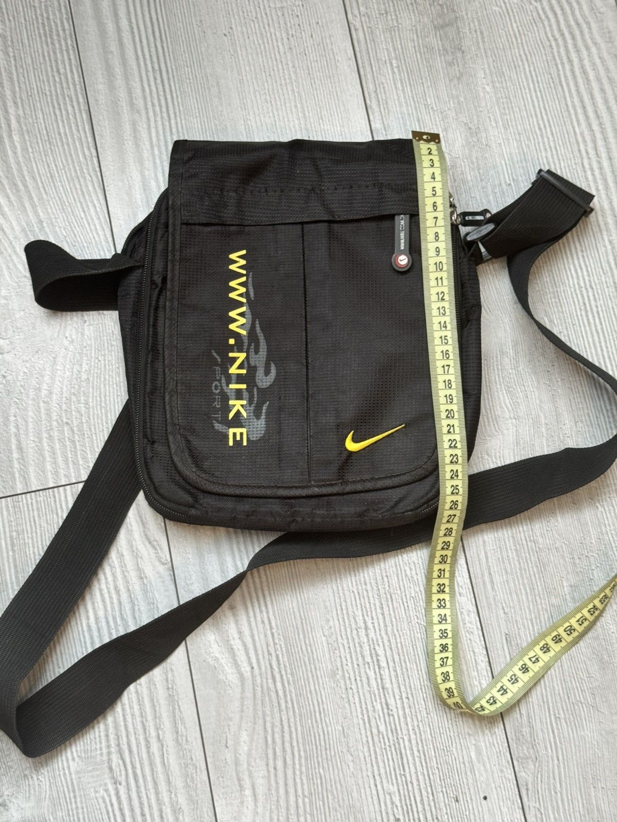 Nike Sportswear cross body