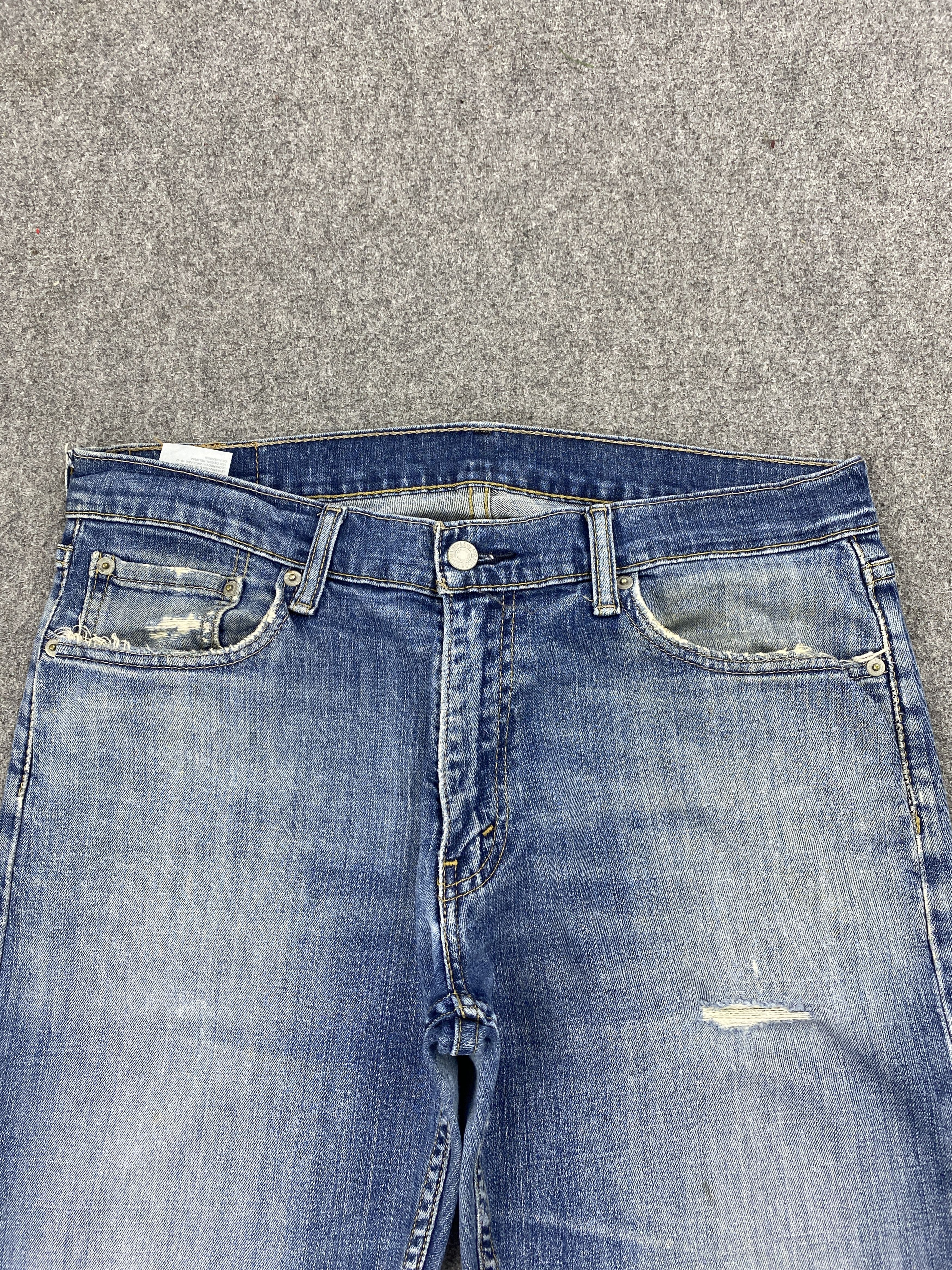 Levi's × Vintage Faded Blue Vintage Levi's 514 Jeans DP2330 Size US 33 - 2 Thumbnail