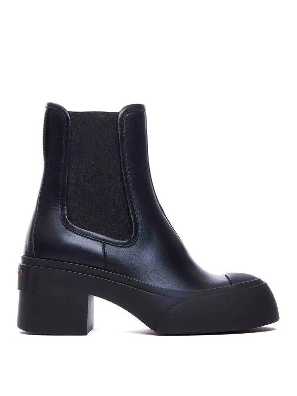 o1w1db11125 Booties in Black