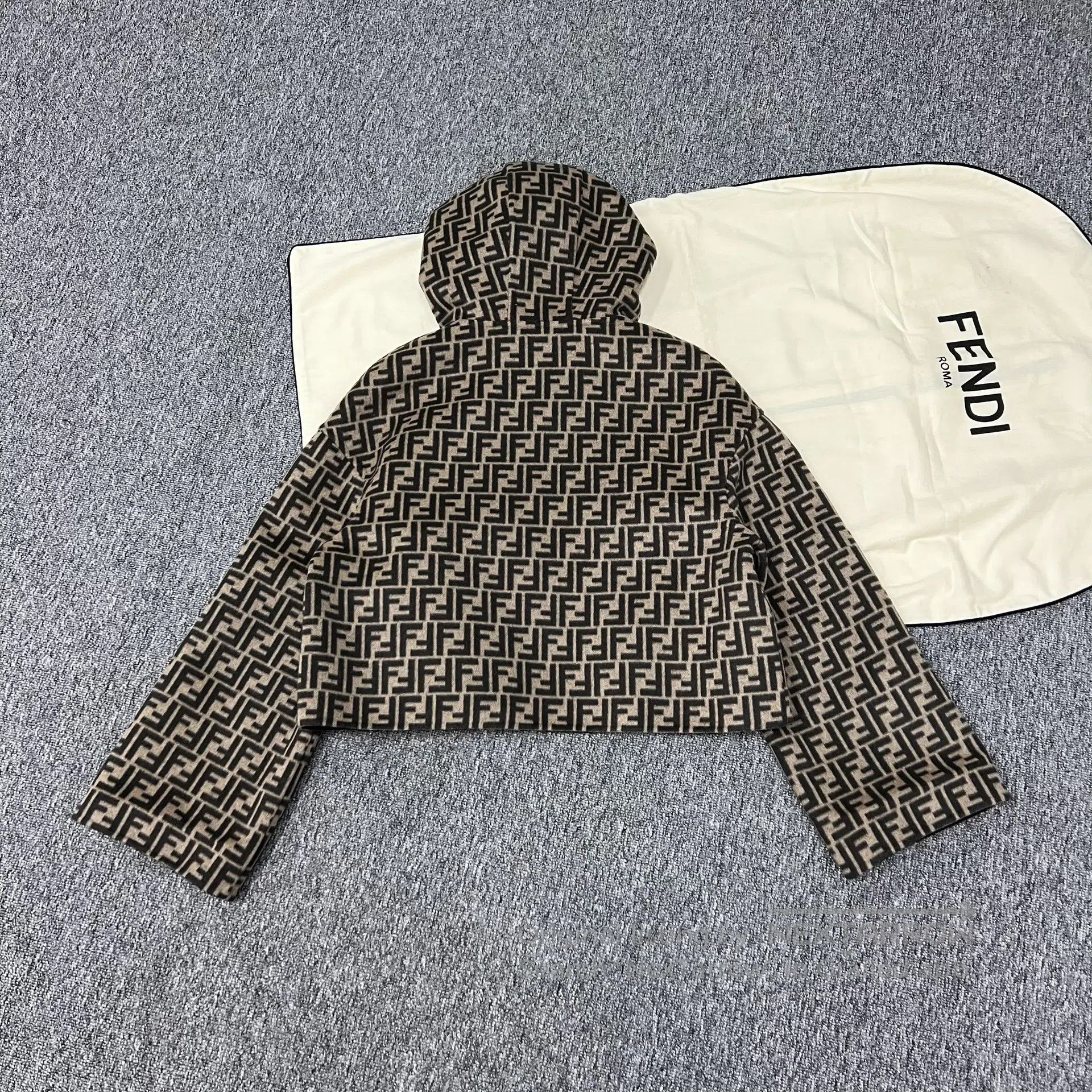 Fendi FENDI size 40 Cap-equipped little monster eyes; zipper ja Size US L / EU 52-54 / 3 - 3 Thumbnail